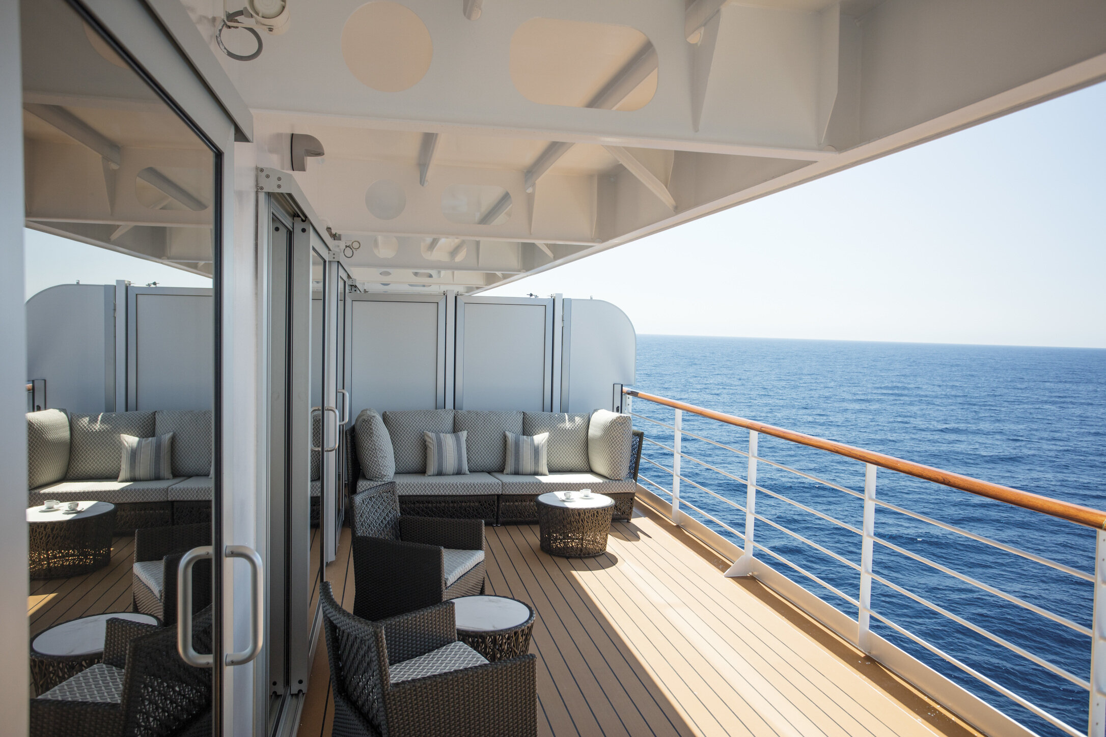 Regent-Explorer- Seven-Seas-Suite-Balcony.jpg
