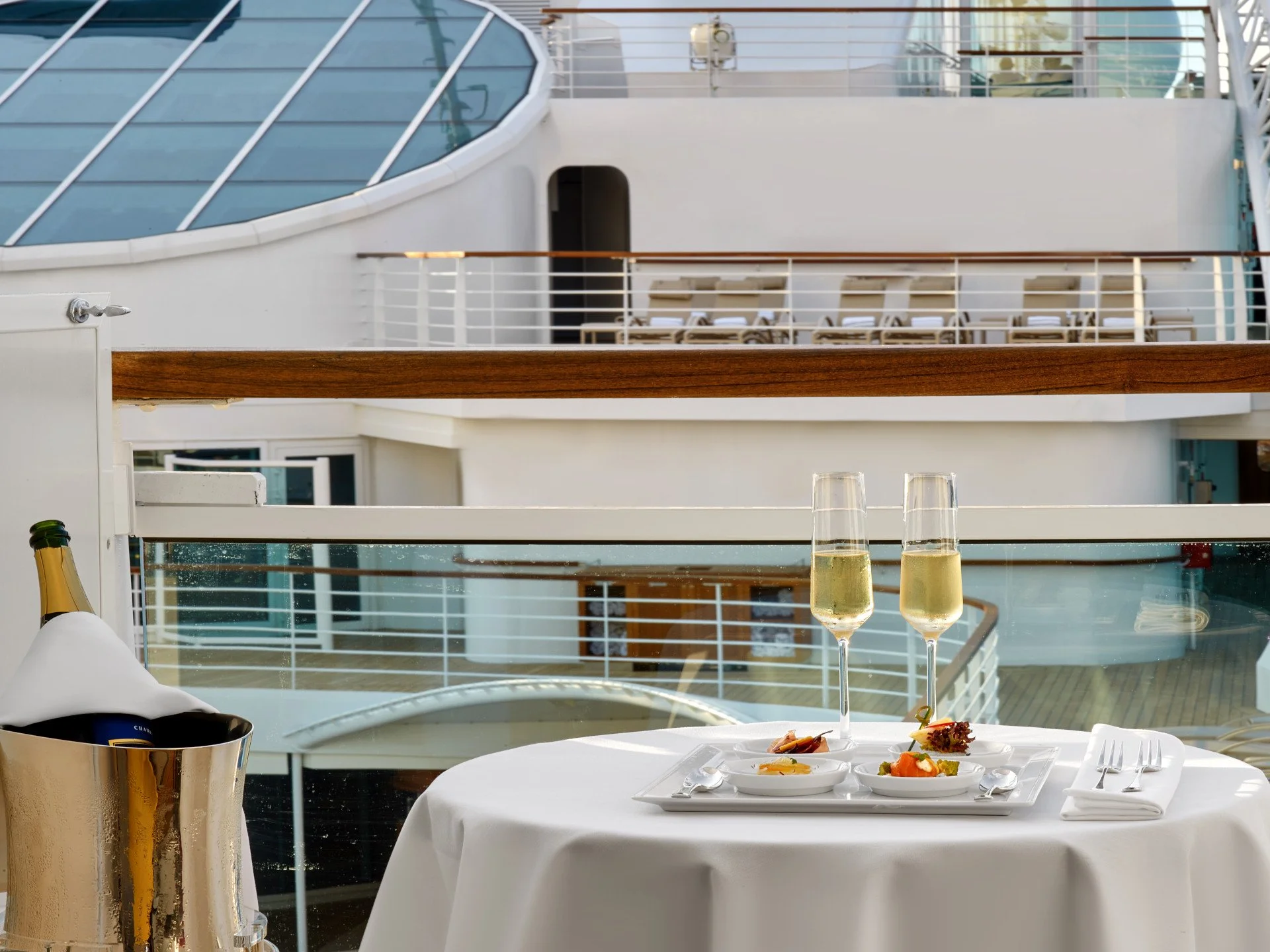 Seabourn_Encore_EL16C00311.jpg