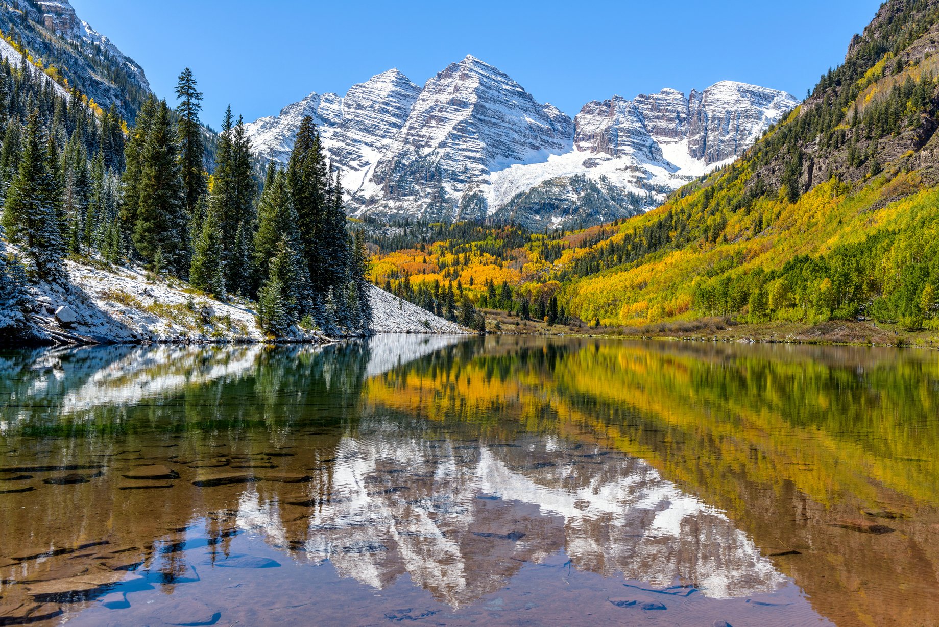 HJ_Exterior-Bells-Mountain-Lake_Landscape.jpg