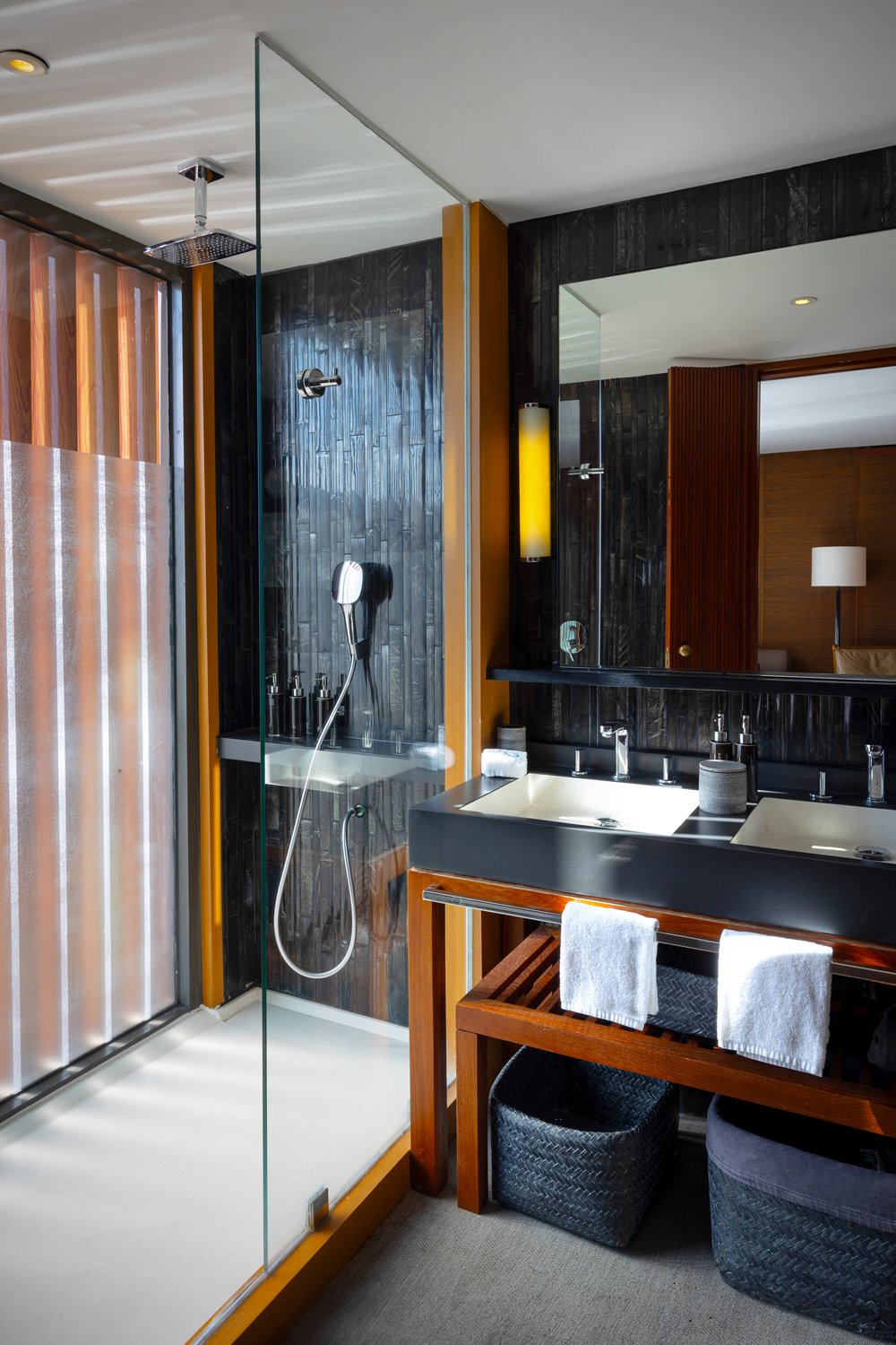 Aqua Mekong_Design Suite Bathroom_01.jpg