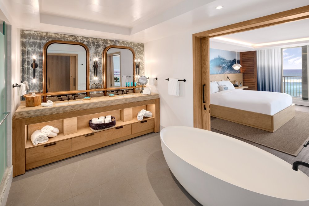 Ali'i Suite Bathroom 1.jpg