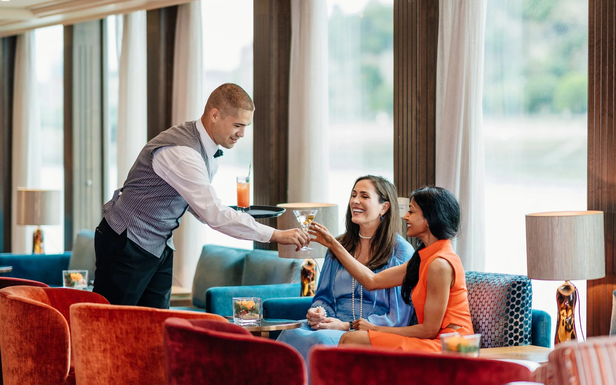AmaSonata_People_MainLounge_Interior_PhotogVV_GRY02603_Edit.jpg