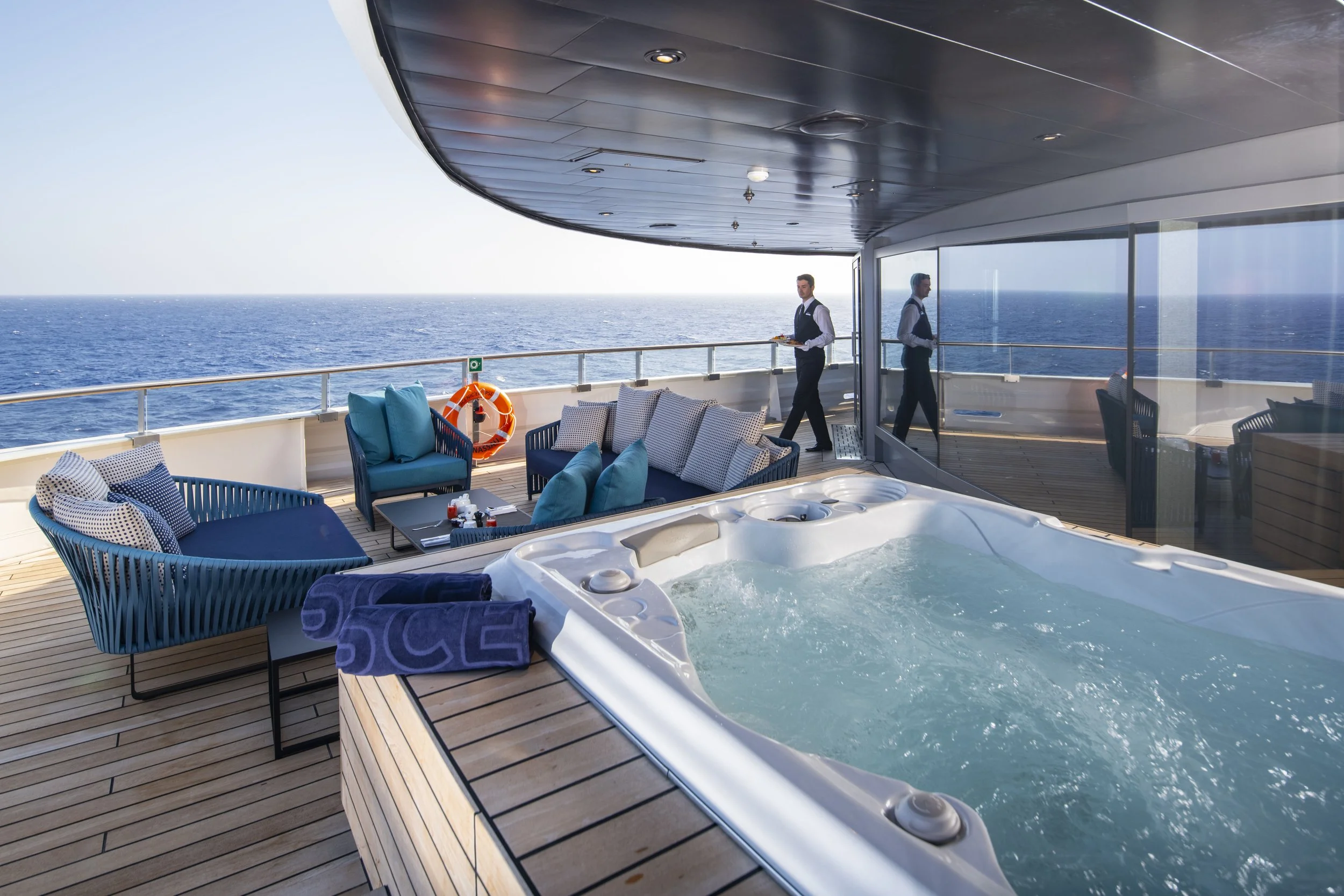 SE_Owners_Penthouse_Suite_Deck_003.jpg