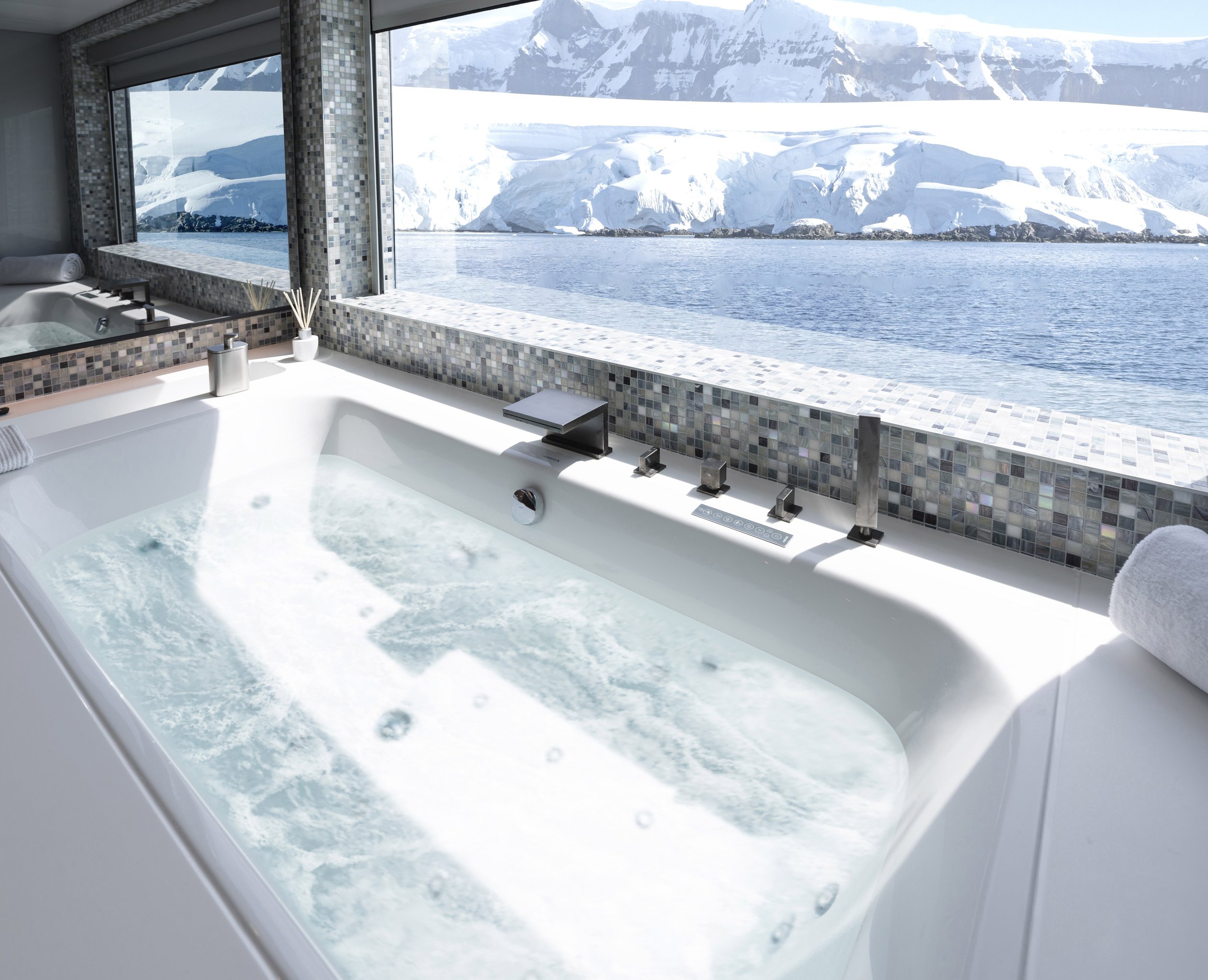 SE-Owners Penthouse Suite-Scenic Eclipse II Bathroom-008-Antarctica.jpg