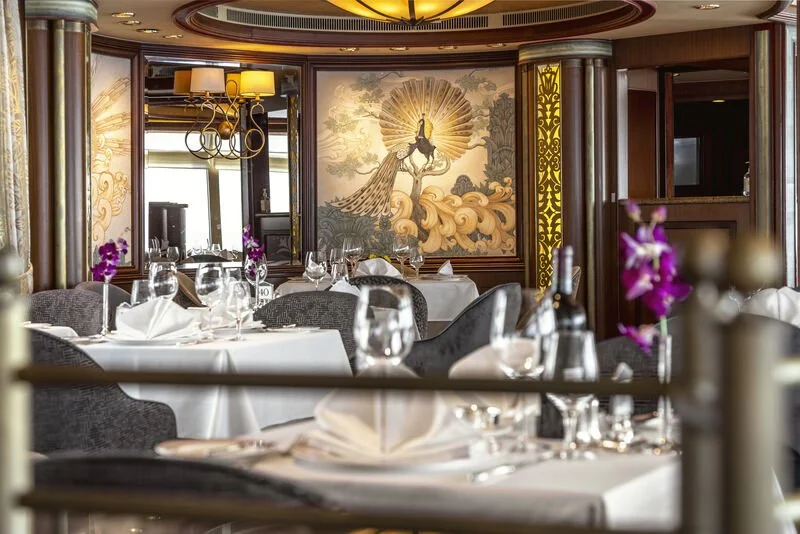 QE_The Queens Grill-32_Colour.jpg