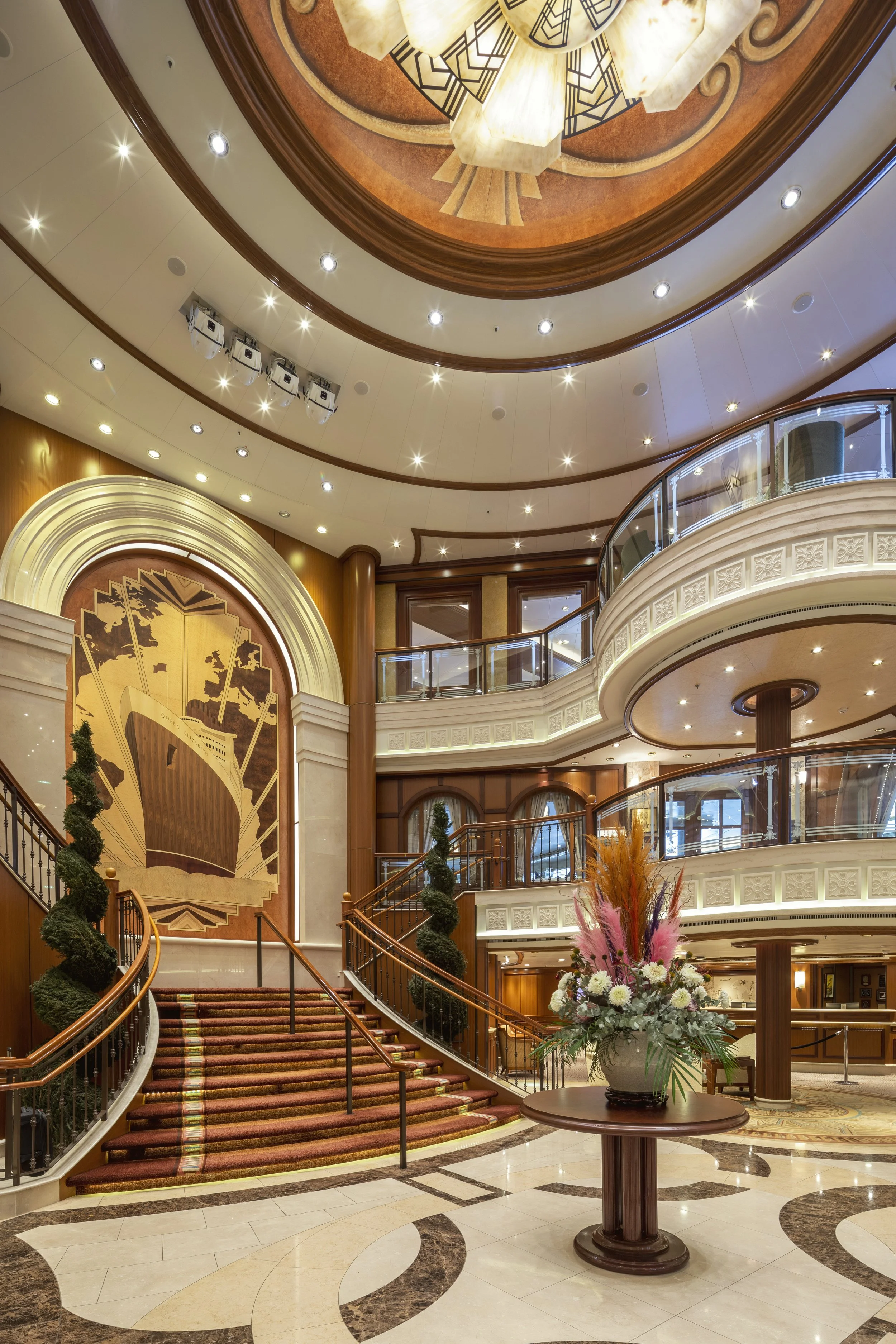 230202 mackintosh photo Cunard Queen Elizabeth_21.jpg