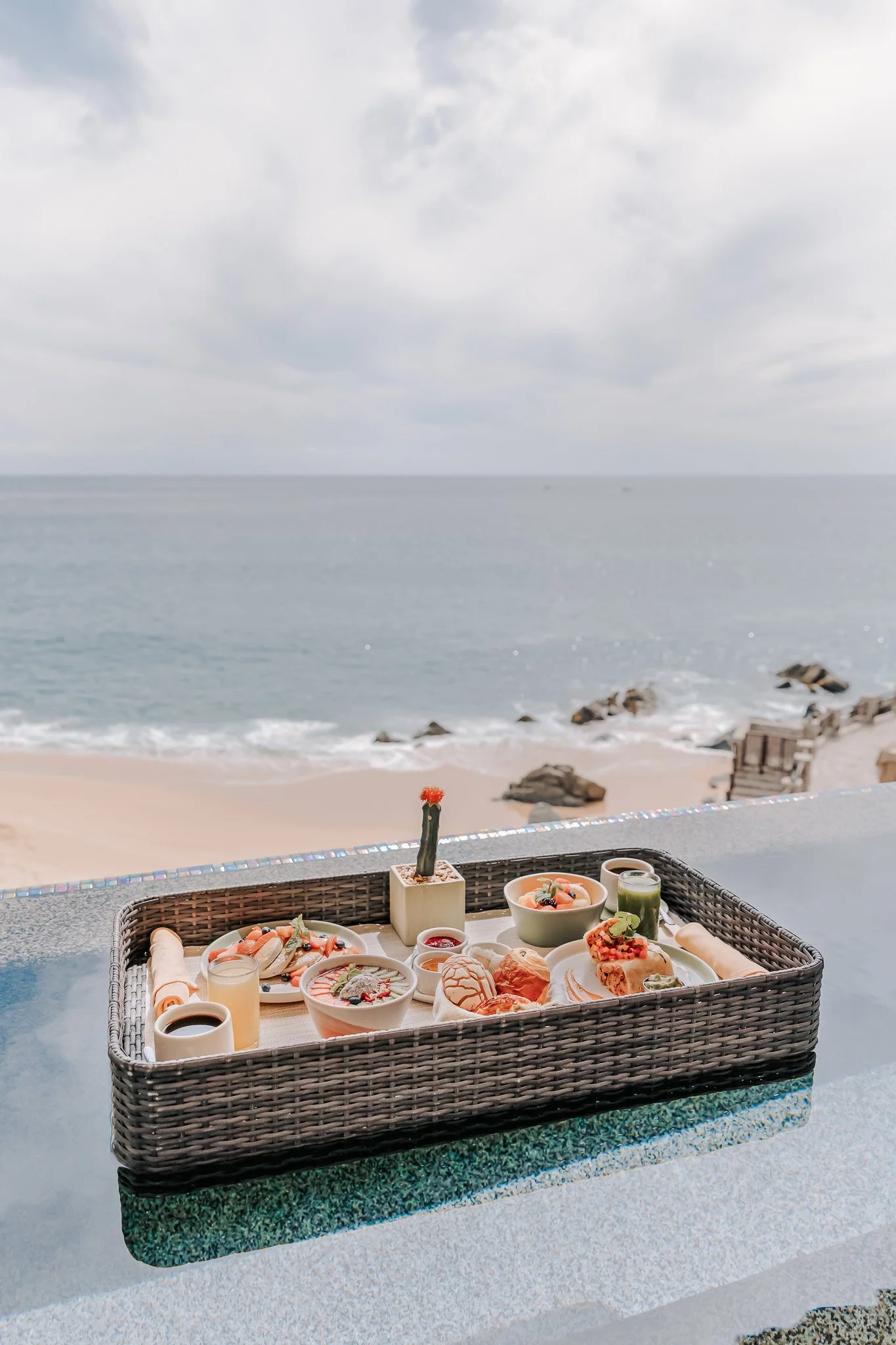 Signature Floating Breakfast by Studio Eminence (2).jpg