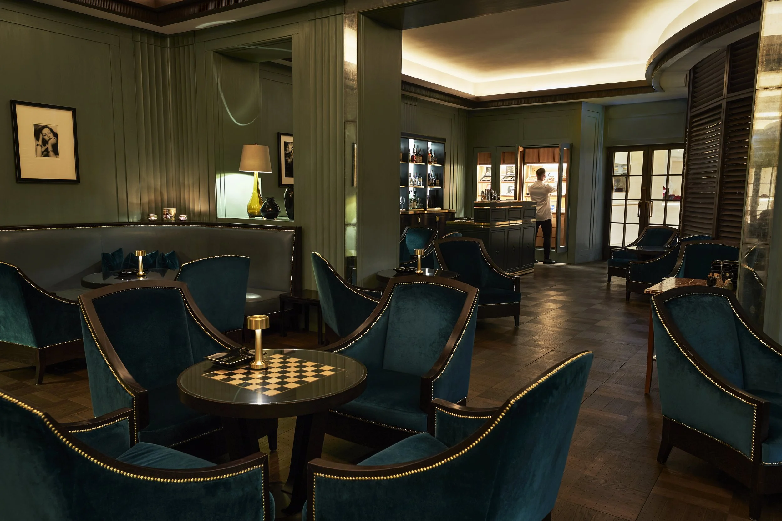 KIBER2_Elephant Bar.jpg