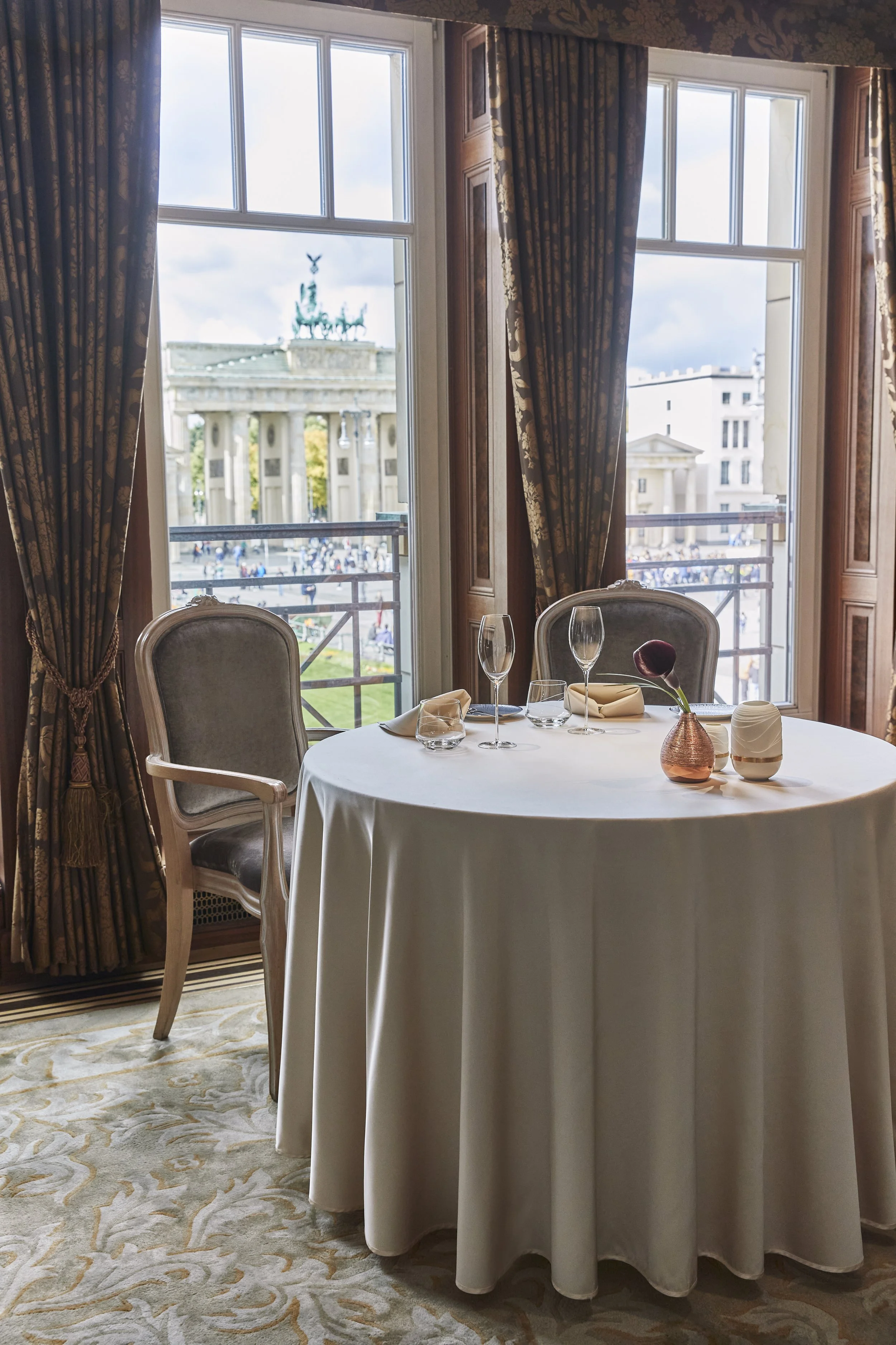 KIBER2_Lorenz Adlon Esszimmer.jpg