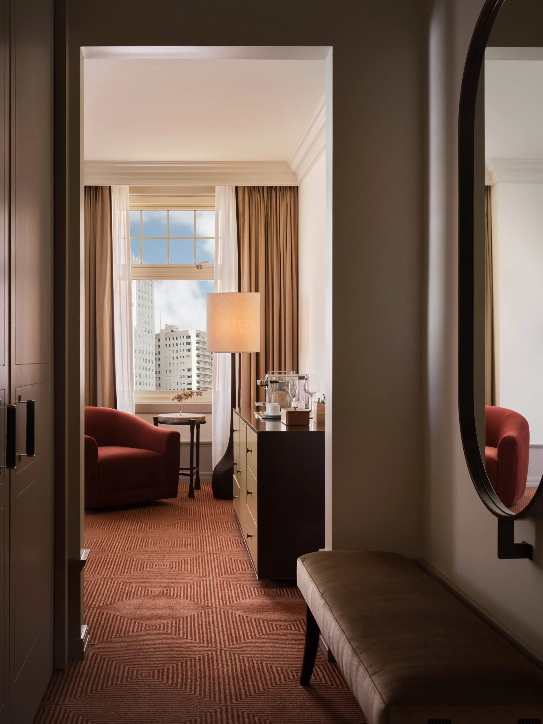 CornerKing-Foyer-HuntingtonHotel-DouglasFriedman.jpg