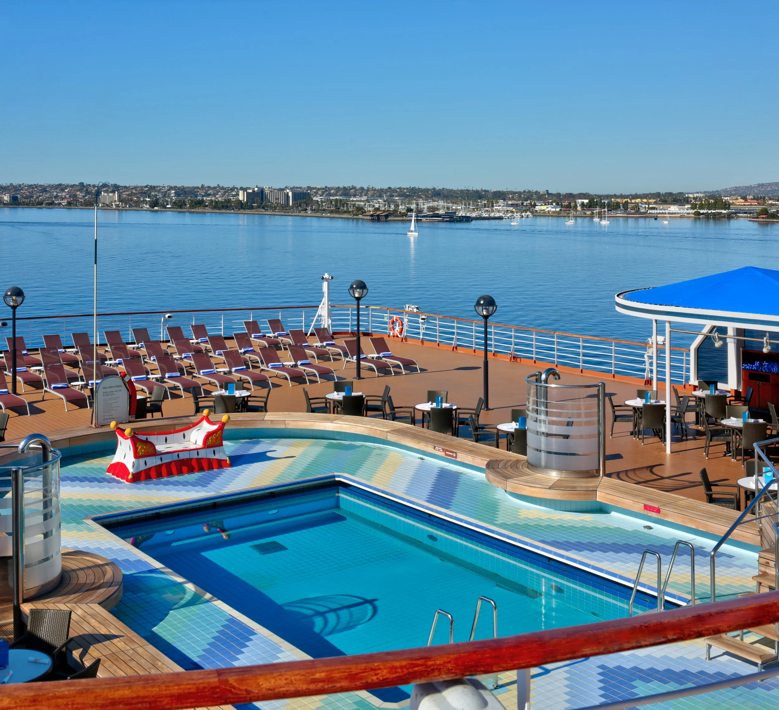 ZUDM21-SeaViewPool3R.jpg