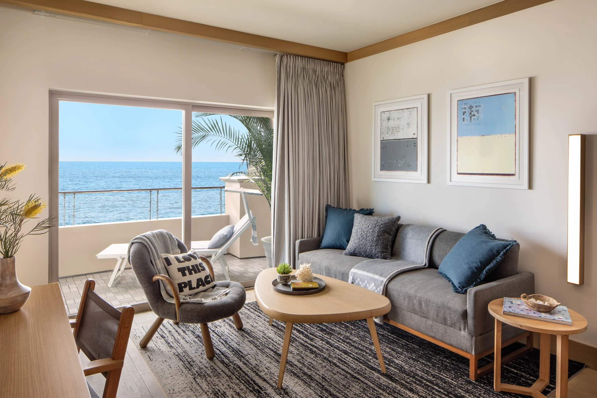 MalibuBeachInn22_106_JuniorSuiteLivingroom_0021-Edit_R3.jpg