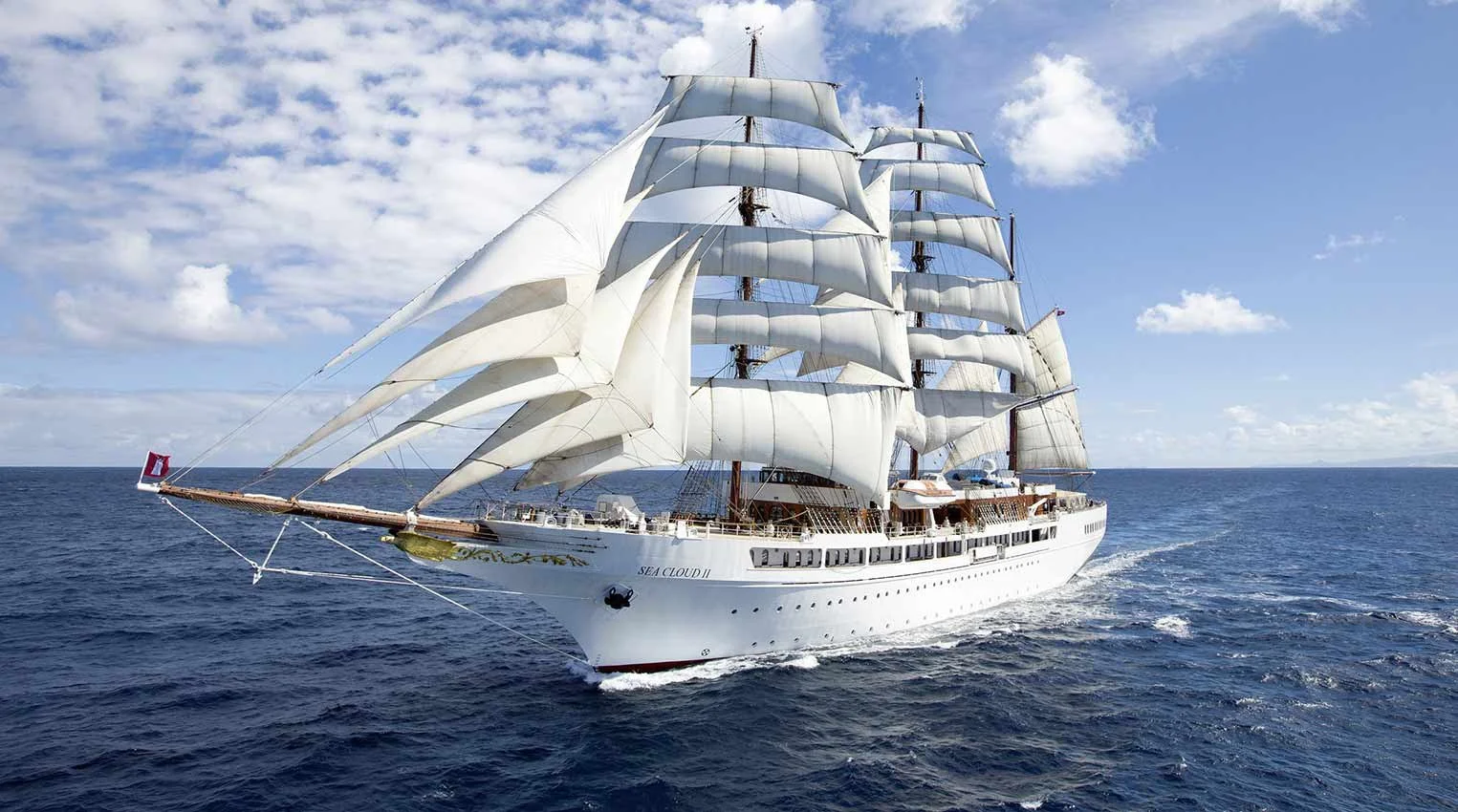 SeaCloud_Kreuzfahrten_SeaCloud2_Schiff2.jpg