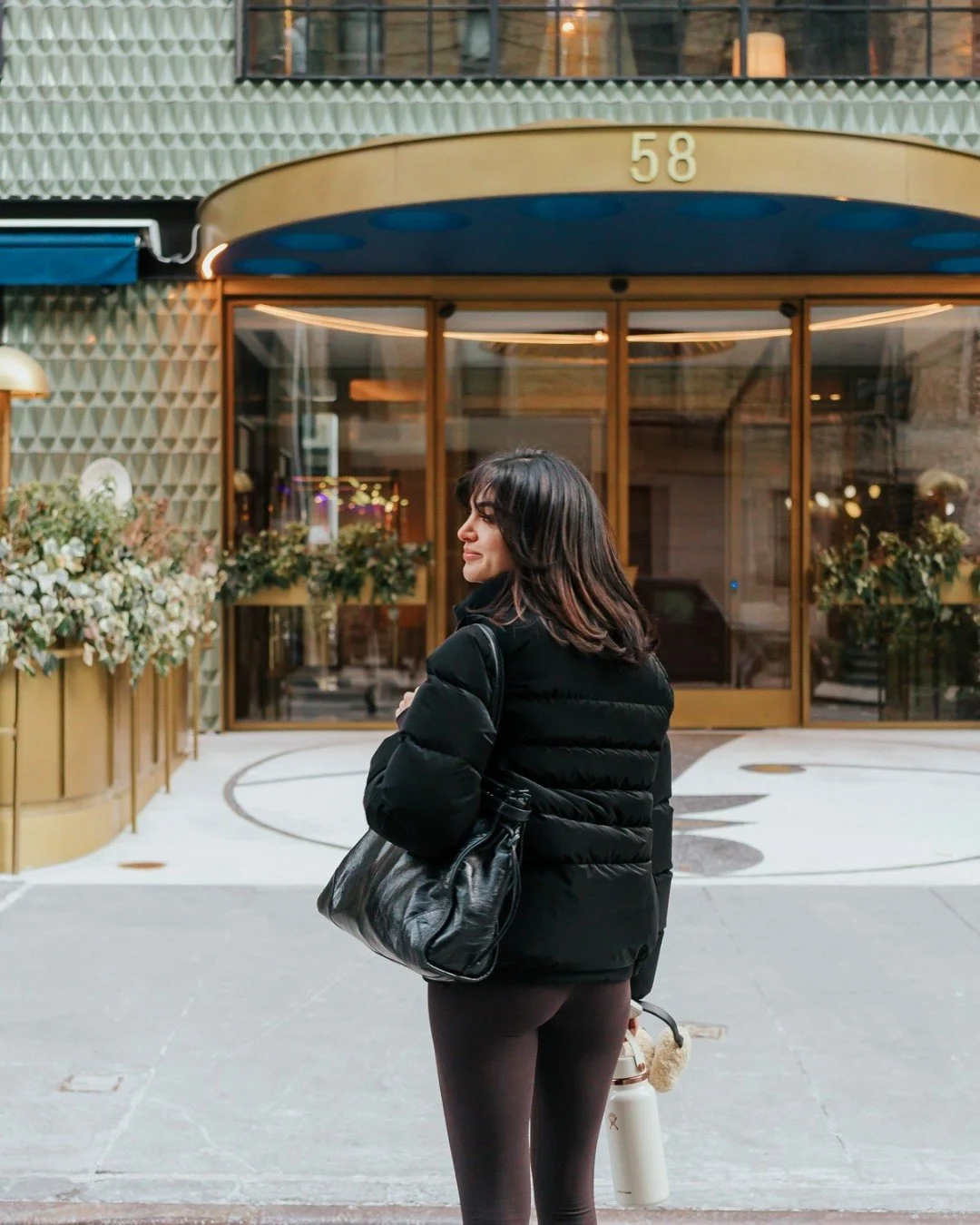Sarah (@saramahdavistylist) came in for a haircut and balayaged highlights, a hand-painted color technique that builds dimension through light and shadow, creating softness at the root and movement through the lengths.

Paired with a soft, mid-length