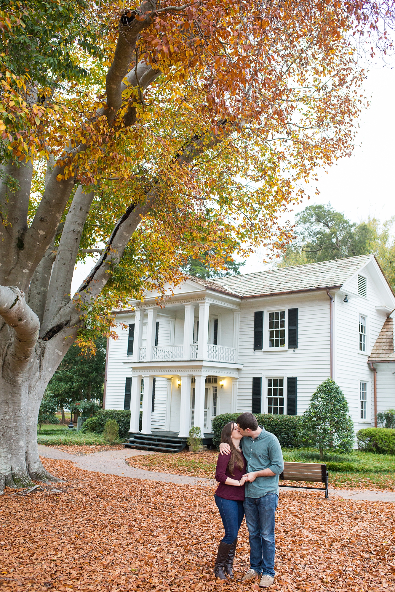 Engagement Pictures at Oak View