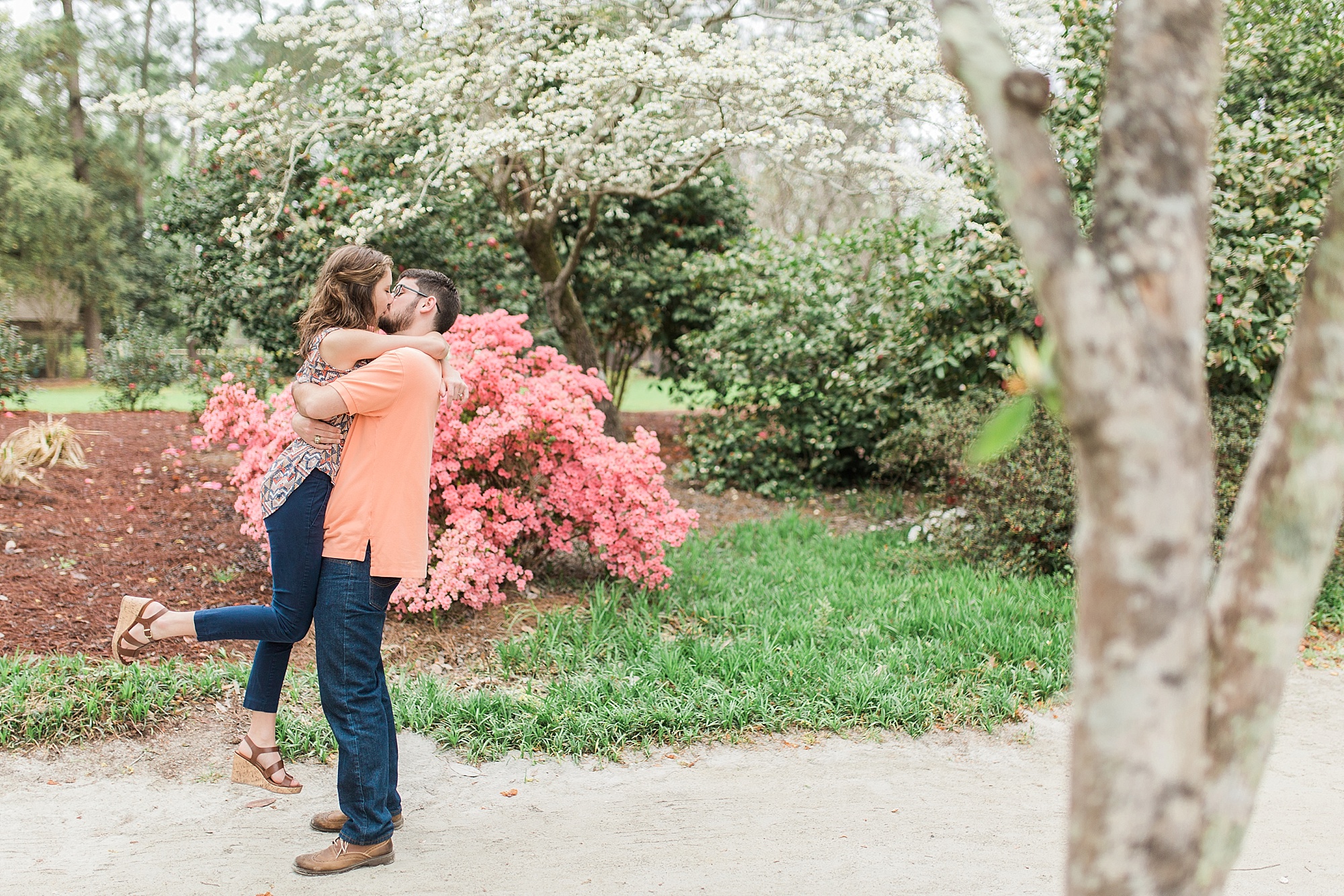 Spring engagement pictures with flowers