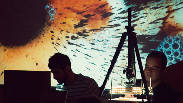 Prone performing with Marcelo Coelho
