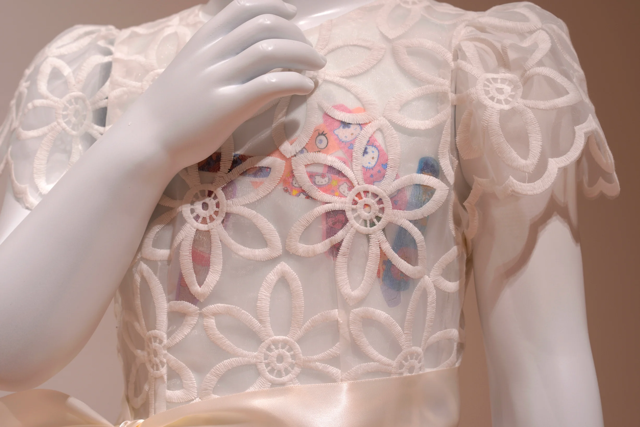 Hidden Girl detail