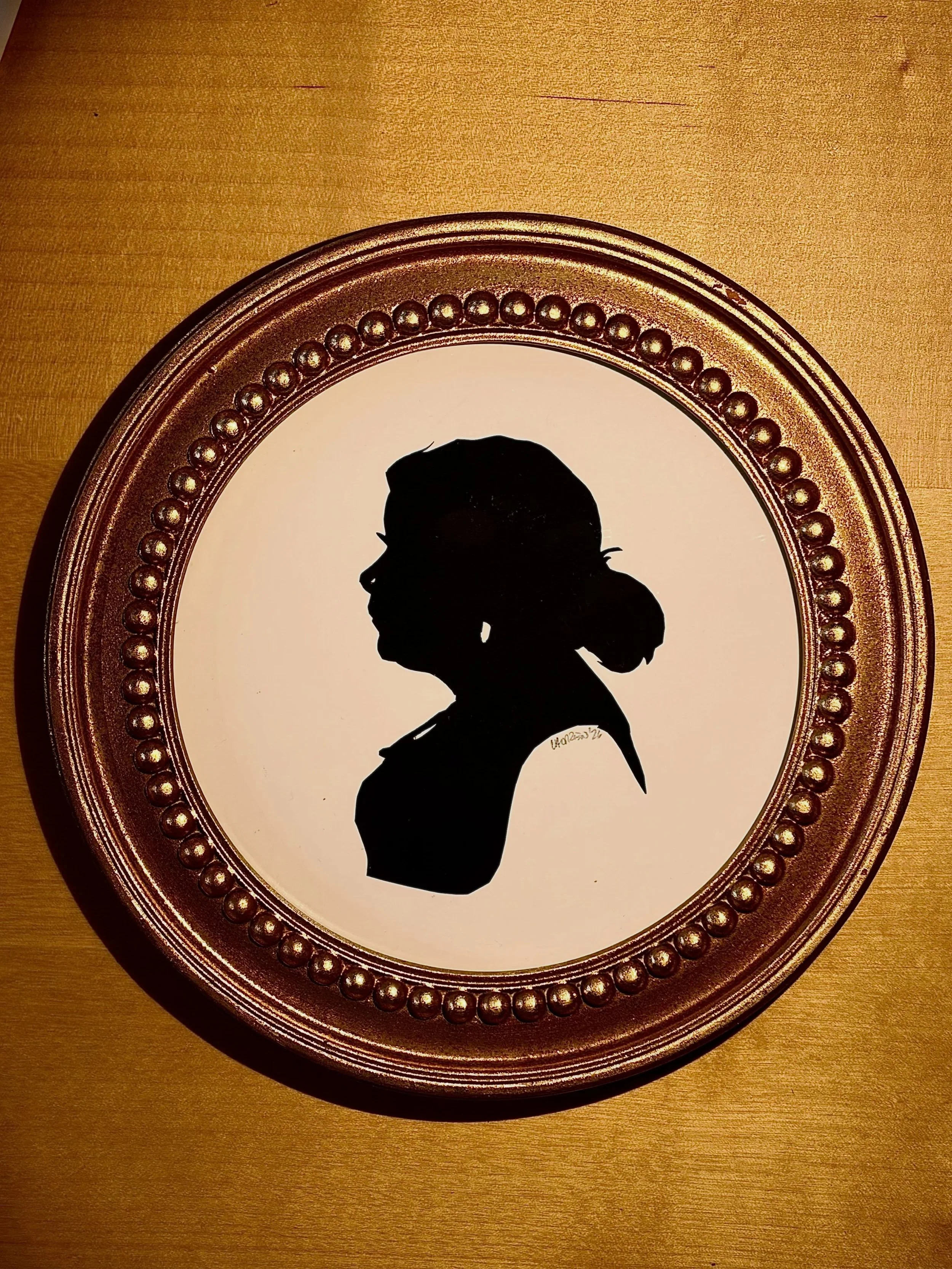 Heading back to the Maryland Renaissance Festival (@mdrennfest) this weekend (Oct 10-11) for my last Guest Artist appearance for 2026. 
.
This little gem of a frame perfectly sets off the Renaissance theme. Round frames, albeit bigger than this 5&rdq