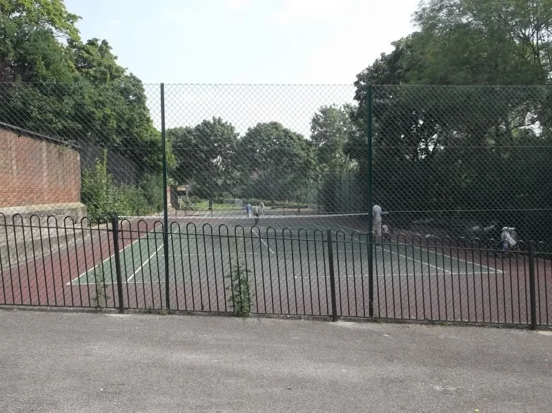 How to choose a tennis coach - top 10 tips