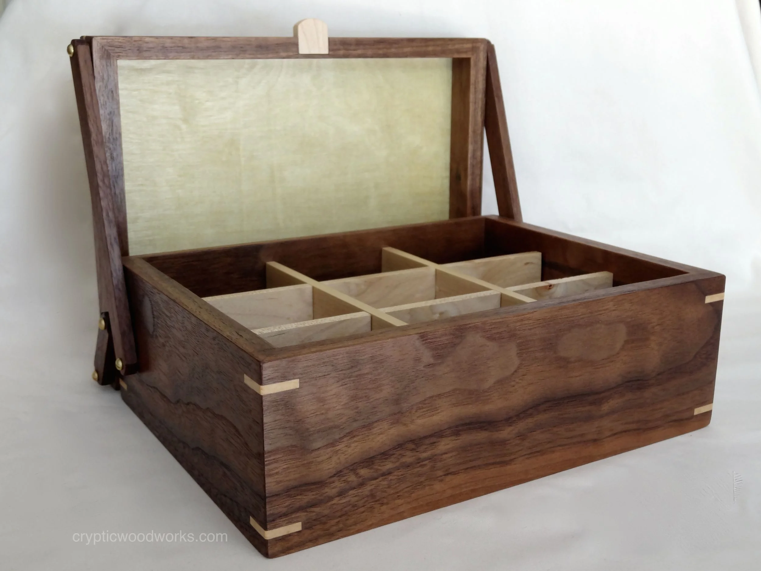 Linkage Hinge Box Angled Open.jpg