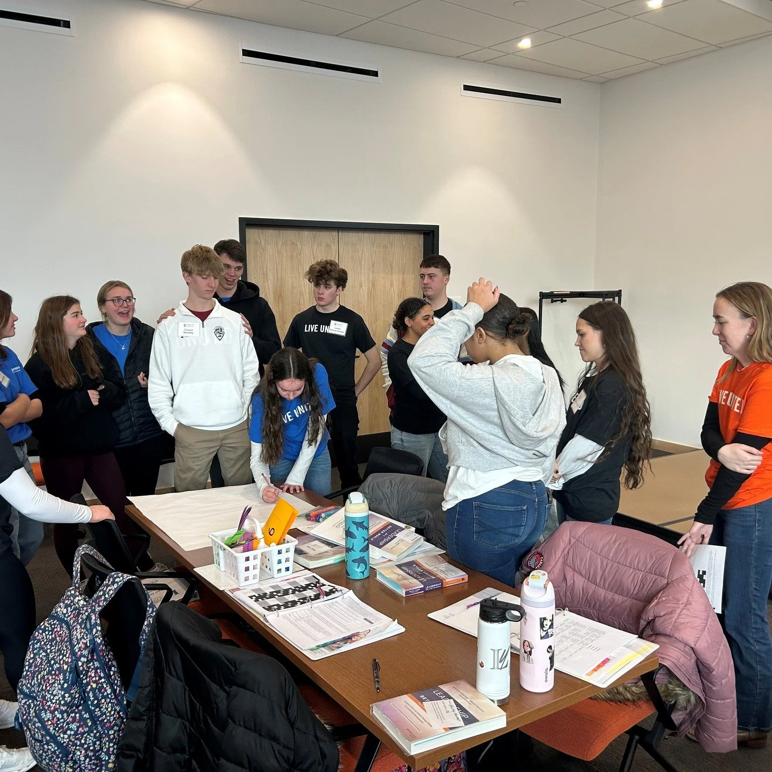 Communities in Action 💫

Earlier this month our FLY students had an incredible day learning, serving, and growing as leaders! From a behind-the-scenes visit to the Crispus Attucks History and Culture Center, to hands-on community service across York