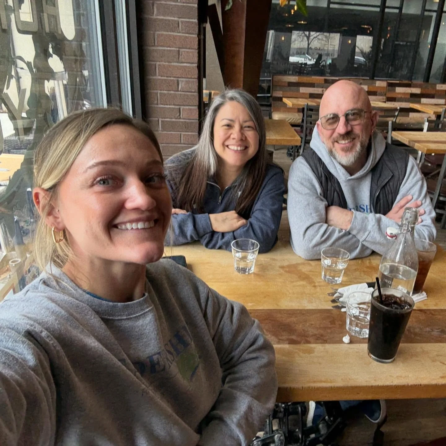 Quick lunch date on this rainy Friday @hahernandezzz @wildaland @kraiger68 😄🍴