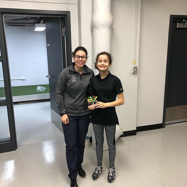 MINI CHAMPION DE LA SEMAINE  Bravo Justine pour une belle victoire &agrave; -3 sur 6 trou.