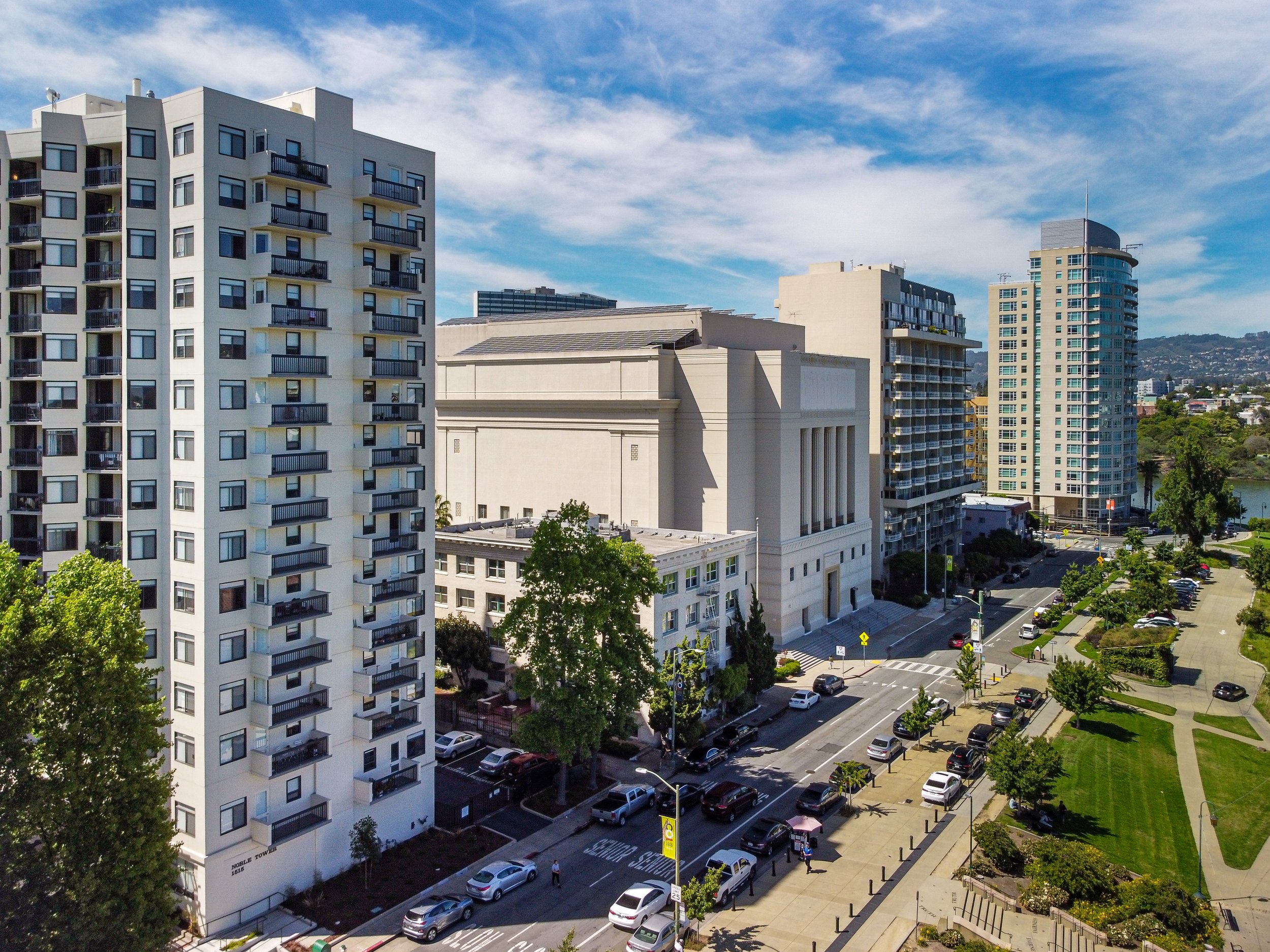 Aerial Photo Near Camron-Stanford House - Lakeside Drive - Lake Merritt Boulevard, Oakland Downtown, California, USA FC7303 2022-06-10 15-28 DJI_0034.jpg