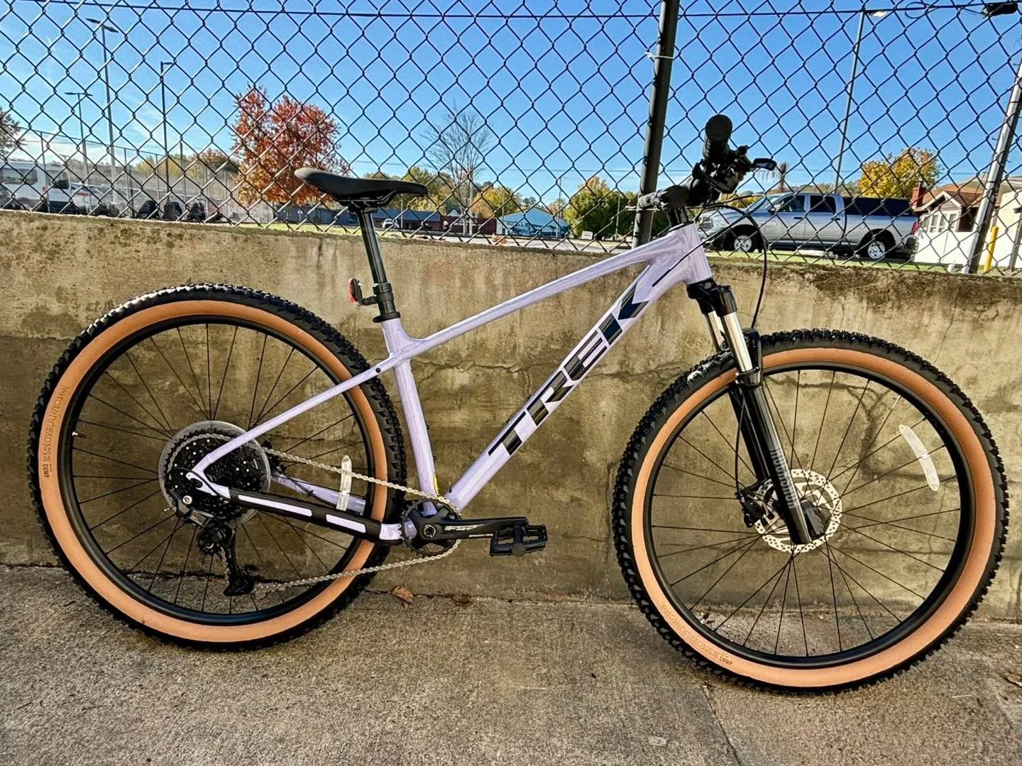 Great value entry level mountain bike. The new Trek Marlin 6 is here! Dropper post, 1x11 Shimano drivetrain, Shimano hydraulic brakes, Rockshox fork all for $999.99. https://www.johnscyclery.com/mountain-bikes#/product/2320811/trek-marlin-6-gen-3?sto