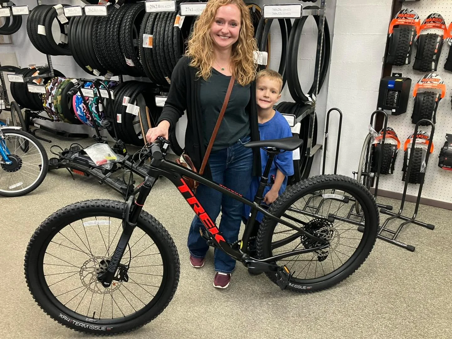 Courtney got a major upgrade this week with her new Trek Roscoe 8!  #newbikeday #trekroscoe8 #trekroscoe
