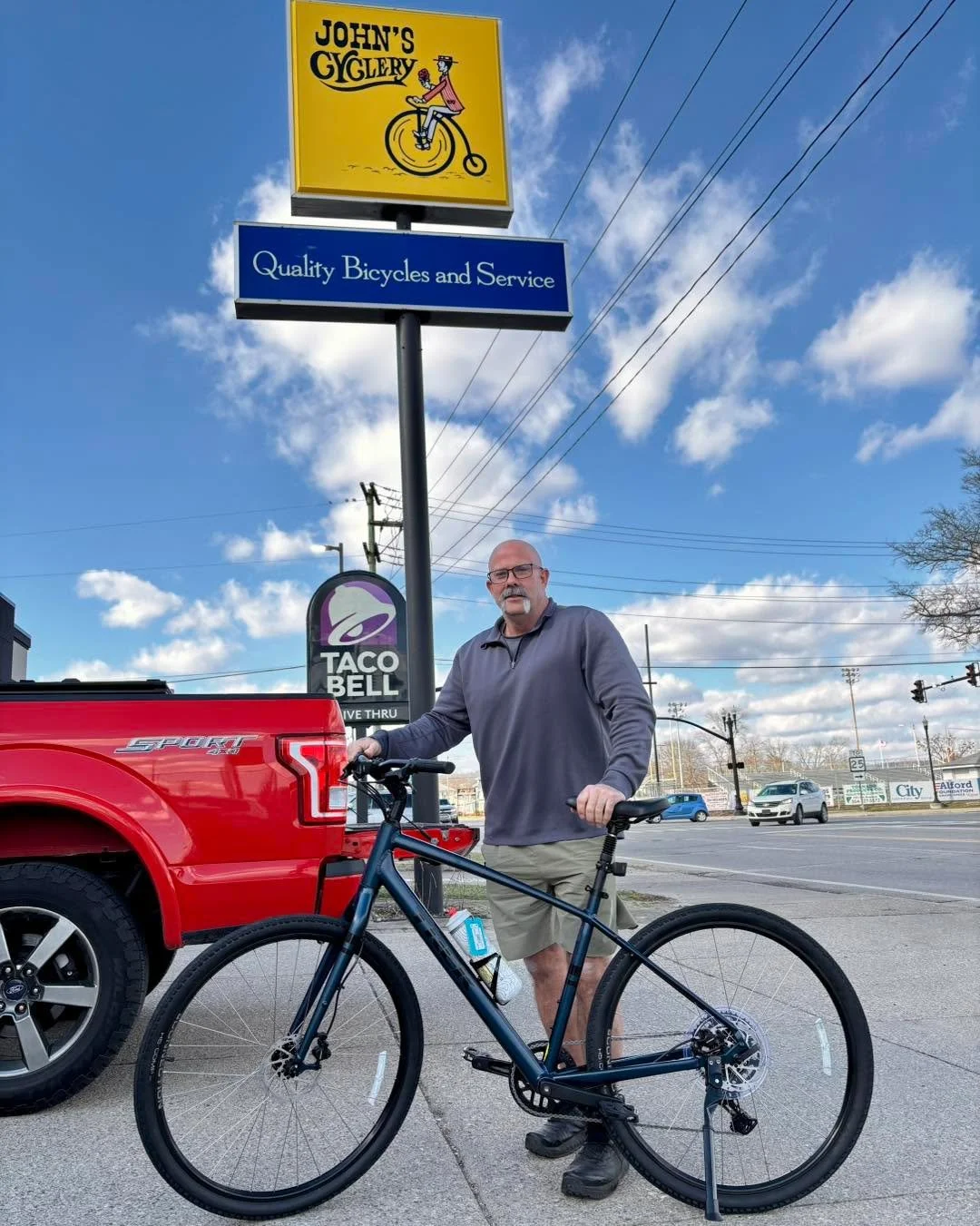 Keith needed a bike for his leg of the Great Greenbrier River Race. He chose this Trek Verve 2! #newbikeday #trekverve2