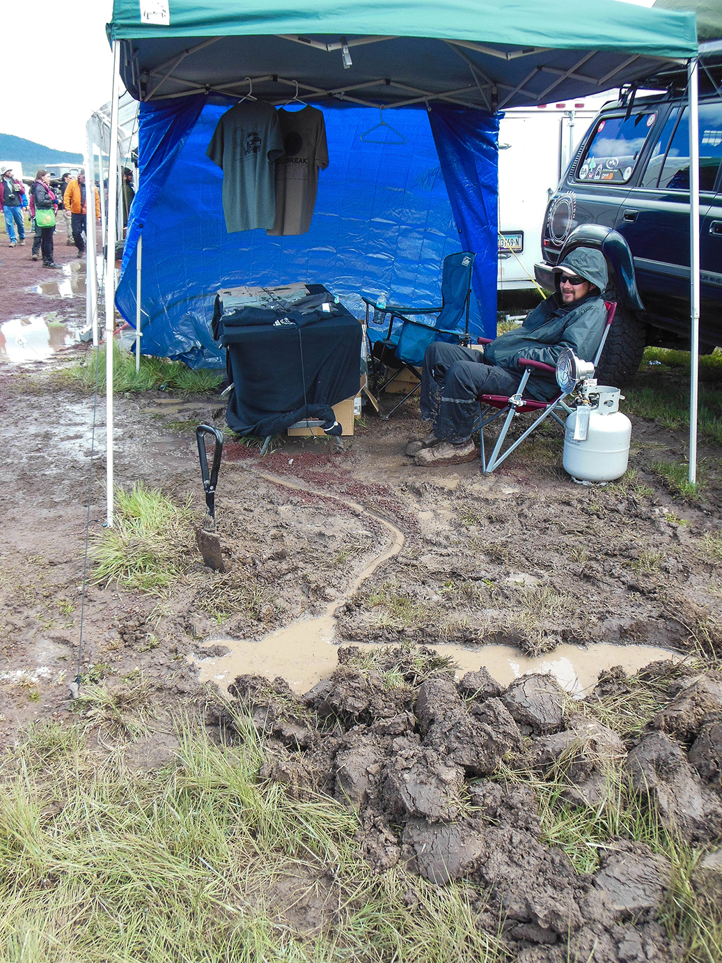 Joni captures a vendor with his flood control.
