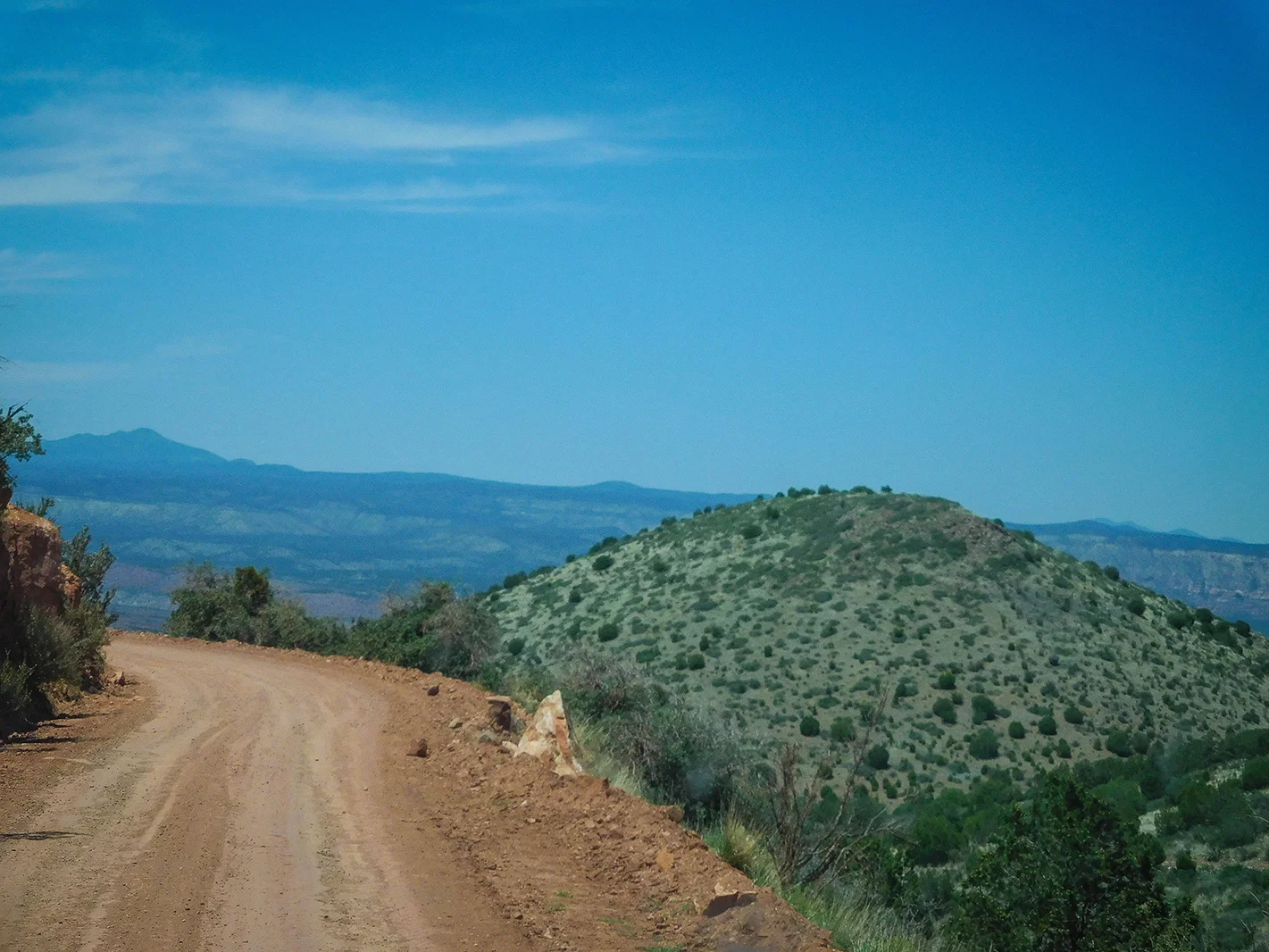 Don't worry, I was driving while Joni captured the view.
