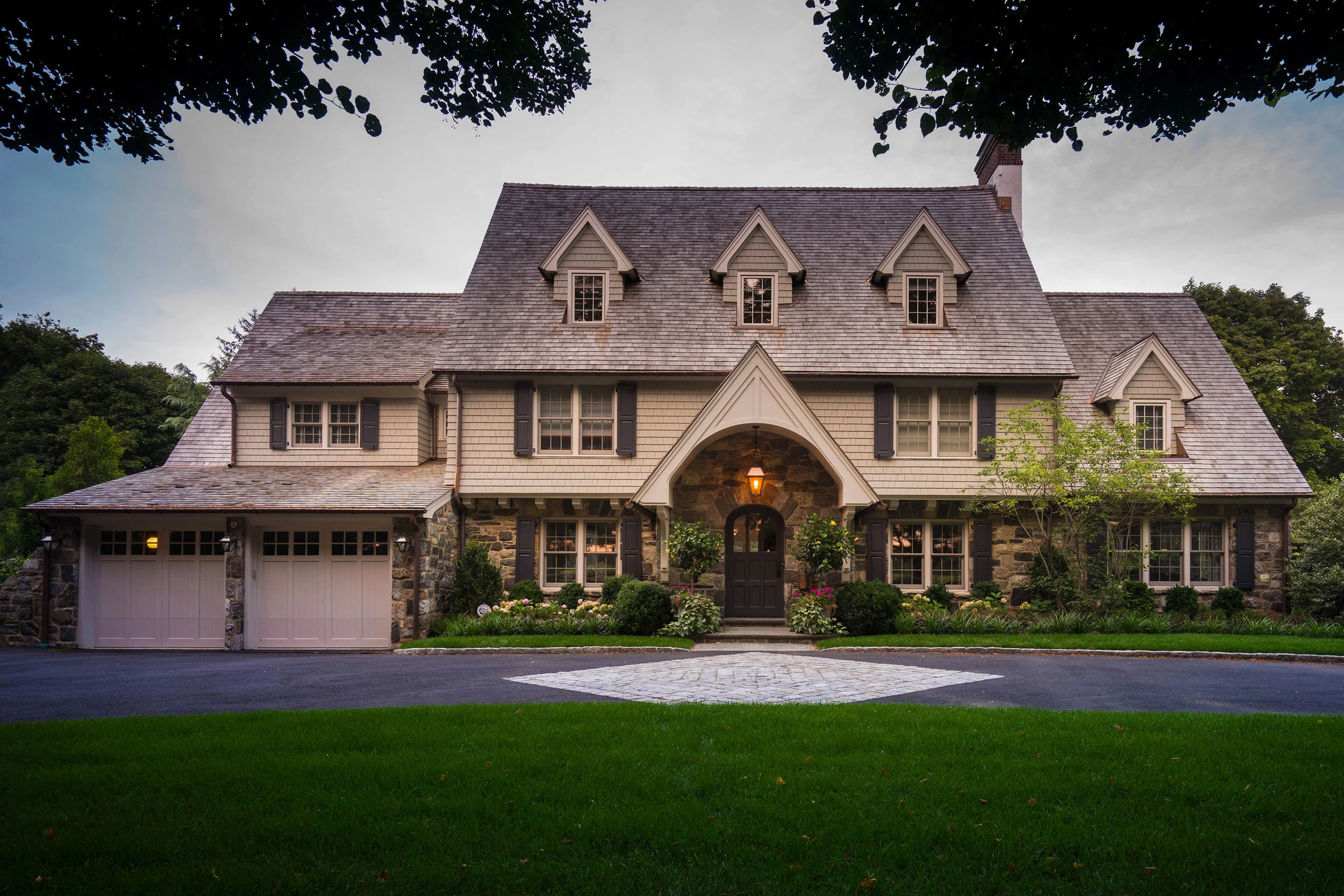 40-DAVIS-EXTERIOR.jpg