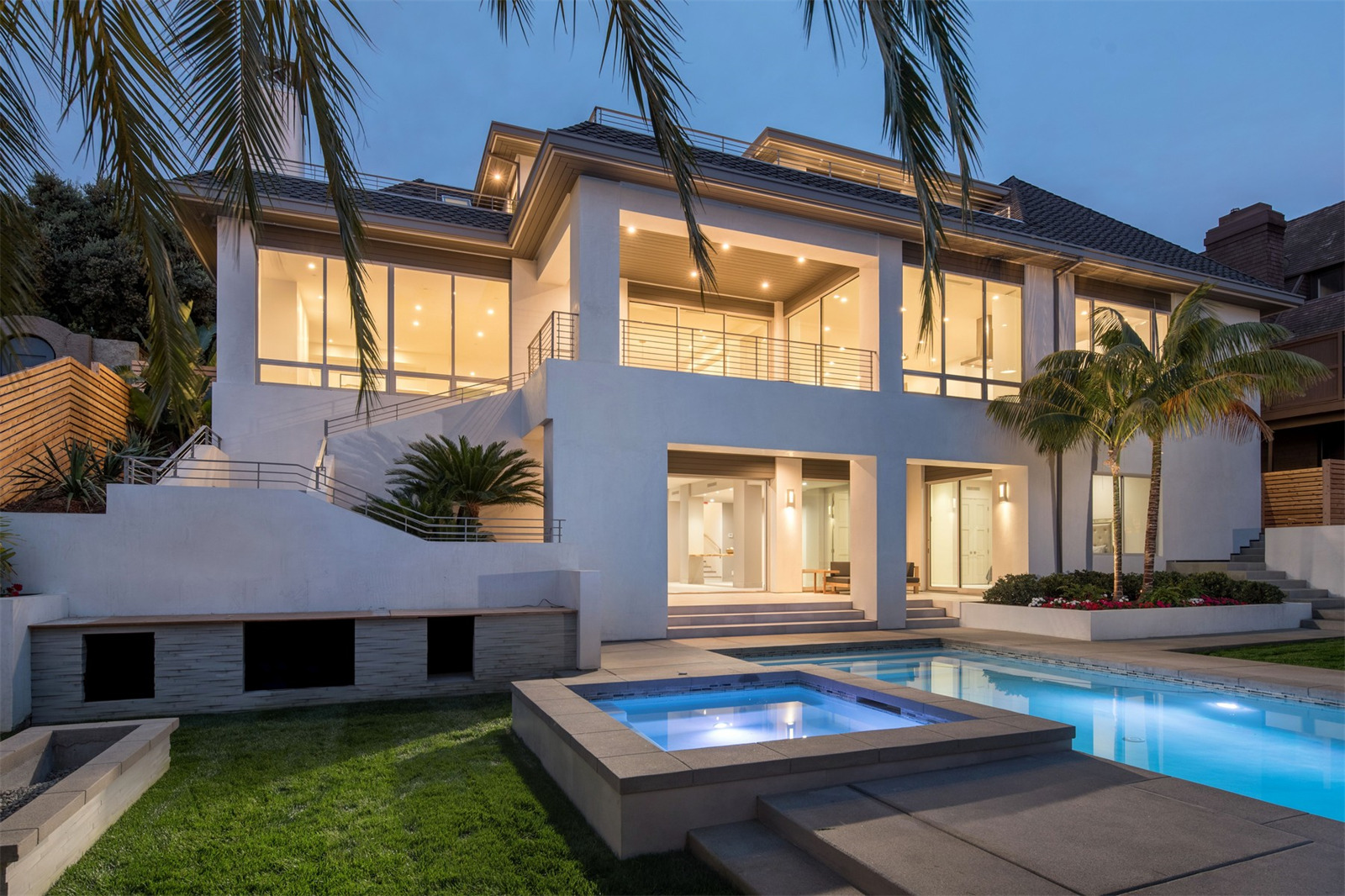 Look Out Drive - Back/Pool Exterior