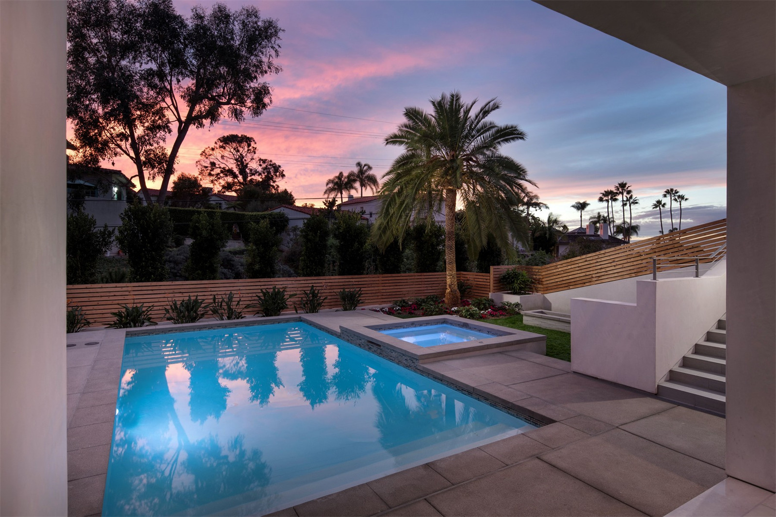 Look Out Drive - Pool Exterior