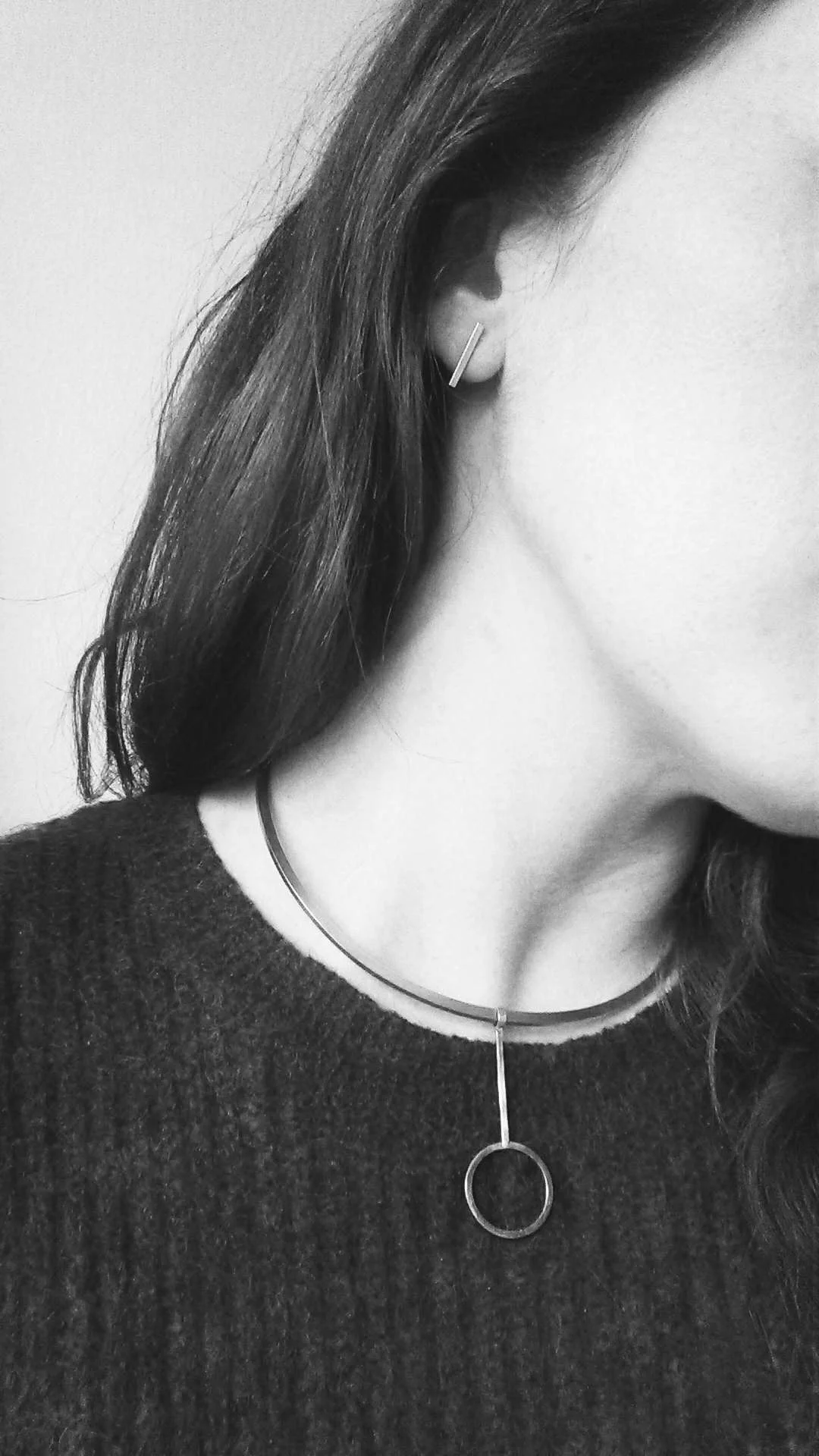 Minimalist handcrafted choker necklace - Pendulum Collier - Elizabeth Leflar
