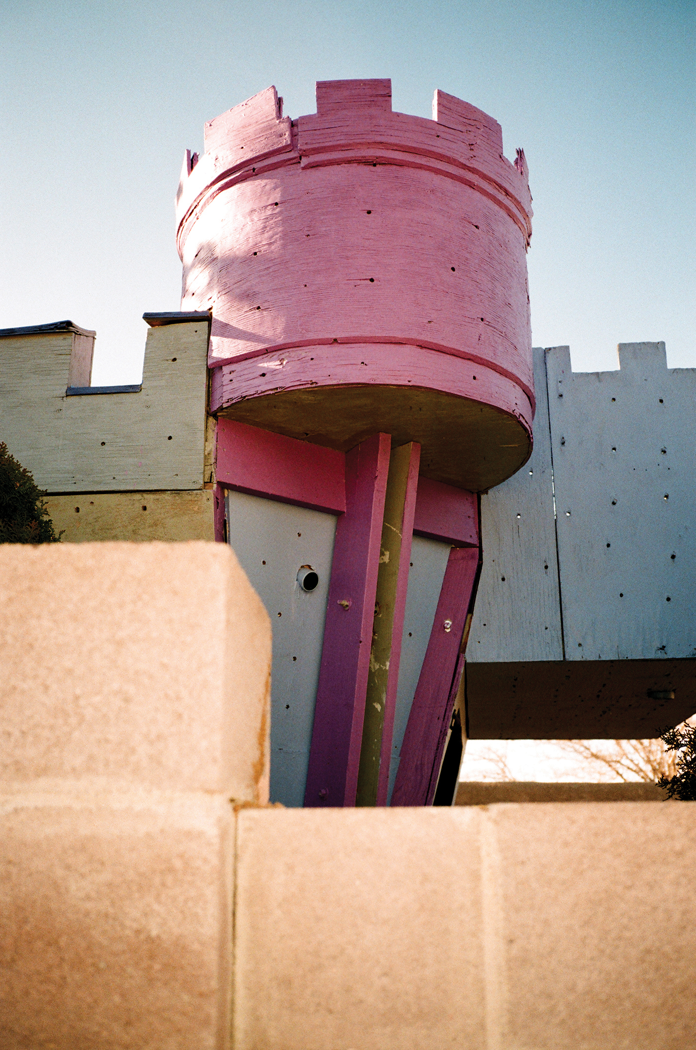 AT009.jpg