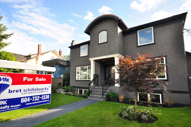 01.Custom+Home+-+Front+Exterior.jpg