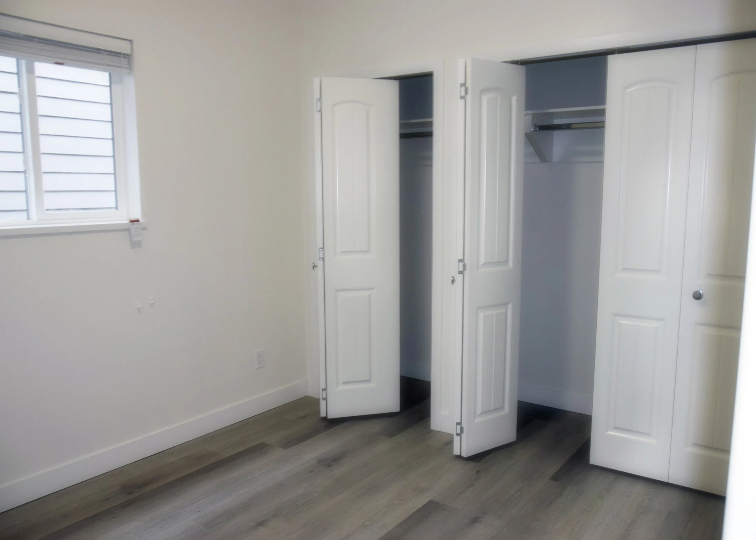 Calgary closets open closed a.jpg