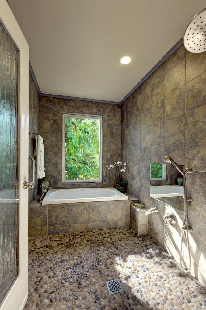 Kimbathroom1final.jpg