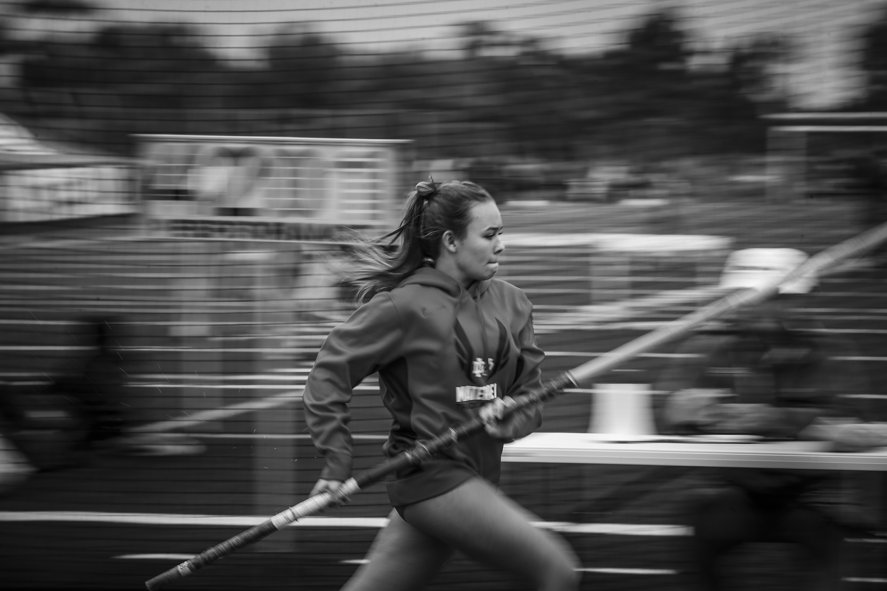 Mater Dei Pole Vault athlete in warmups. 