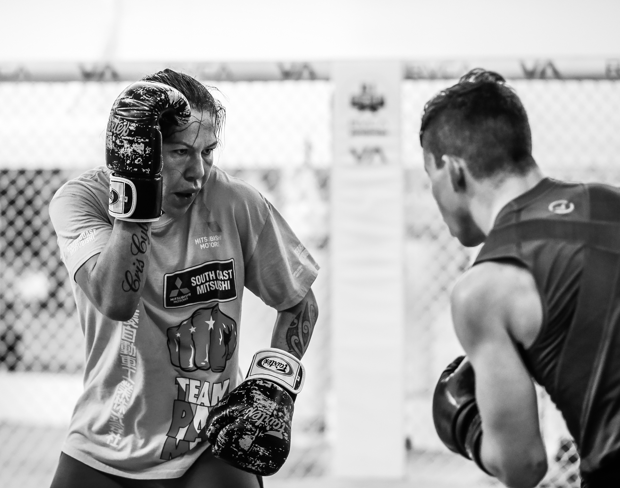 Cris, always focused in the ring. 