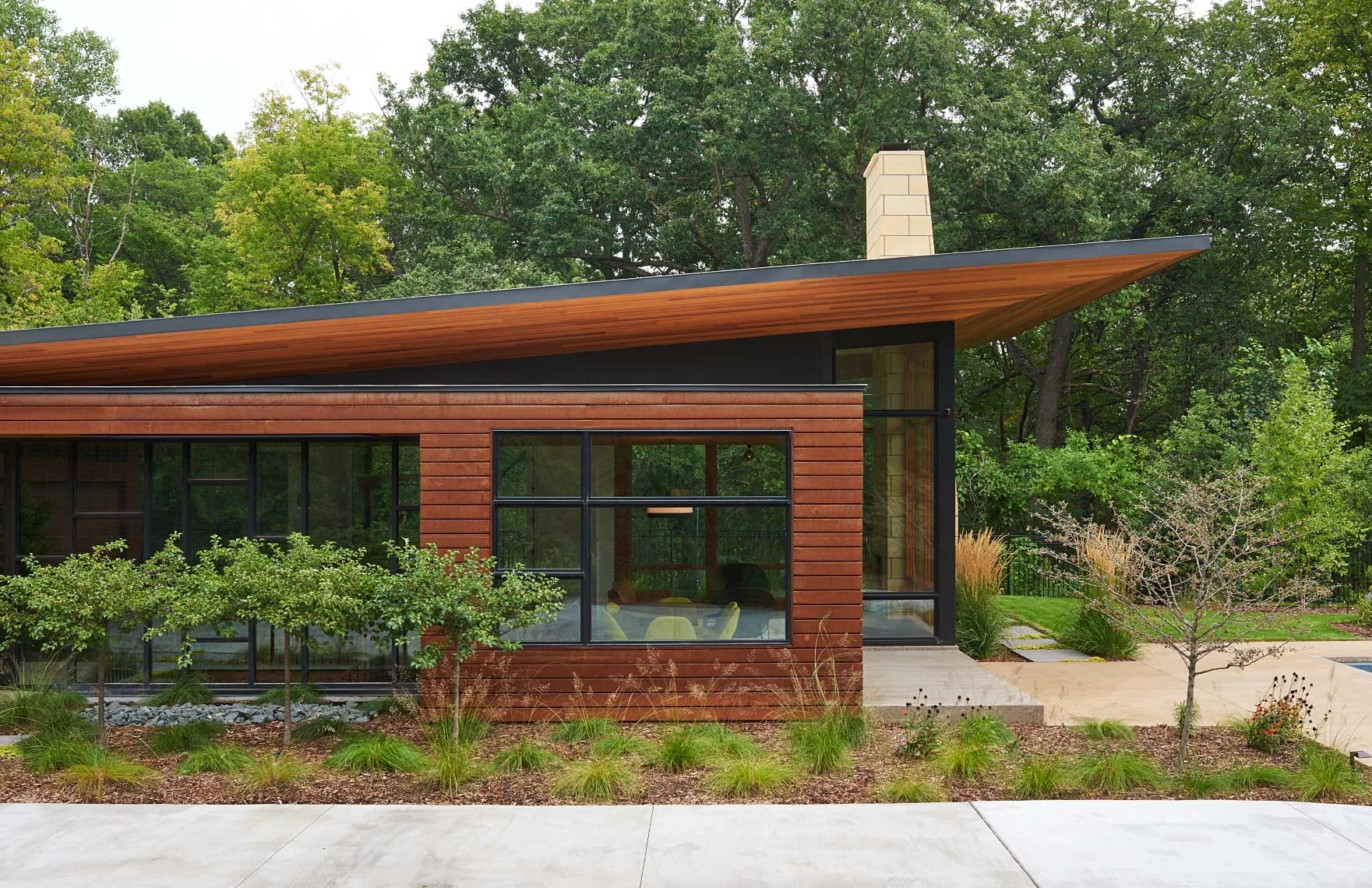 exterior_03.jpg