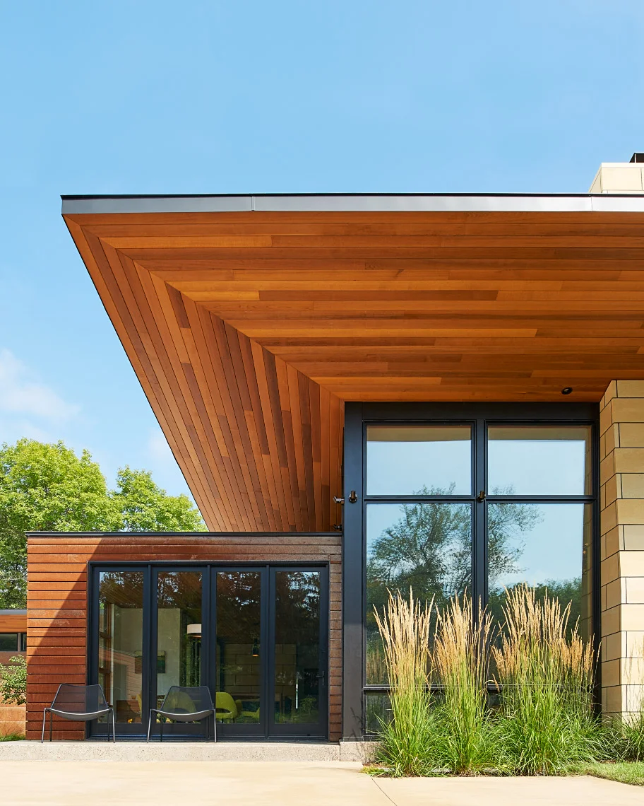 exterior_08_vertical.jpg