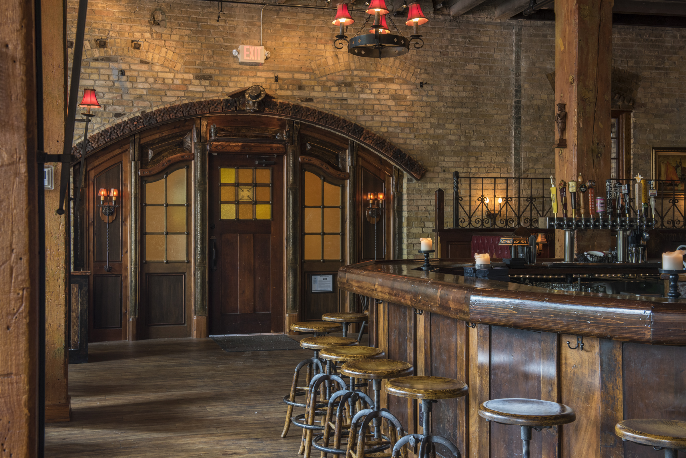Jefe Resturant - Strand Design_Bar.jpg