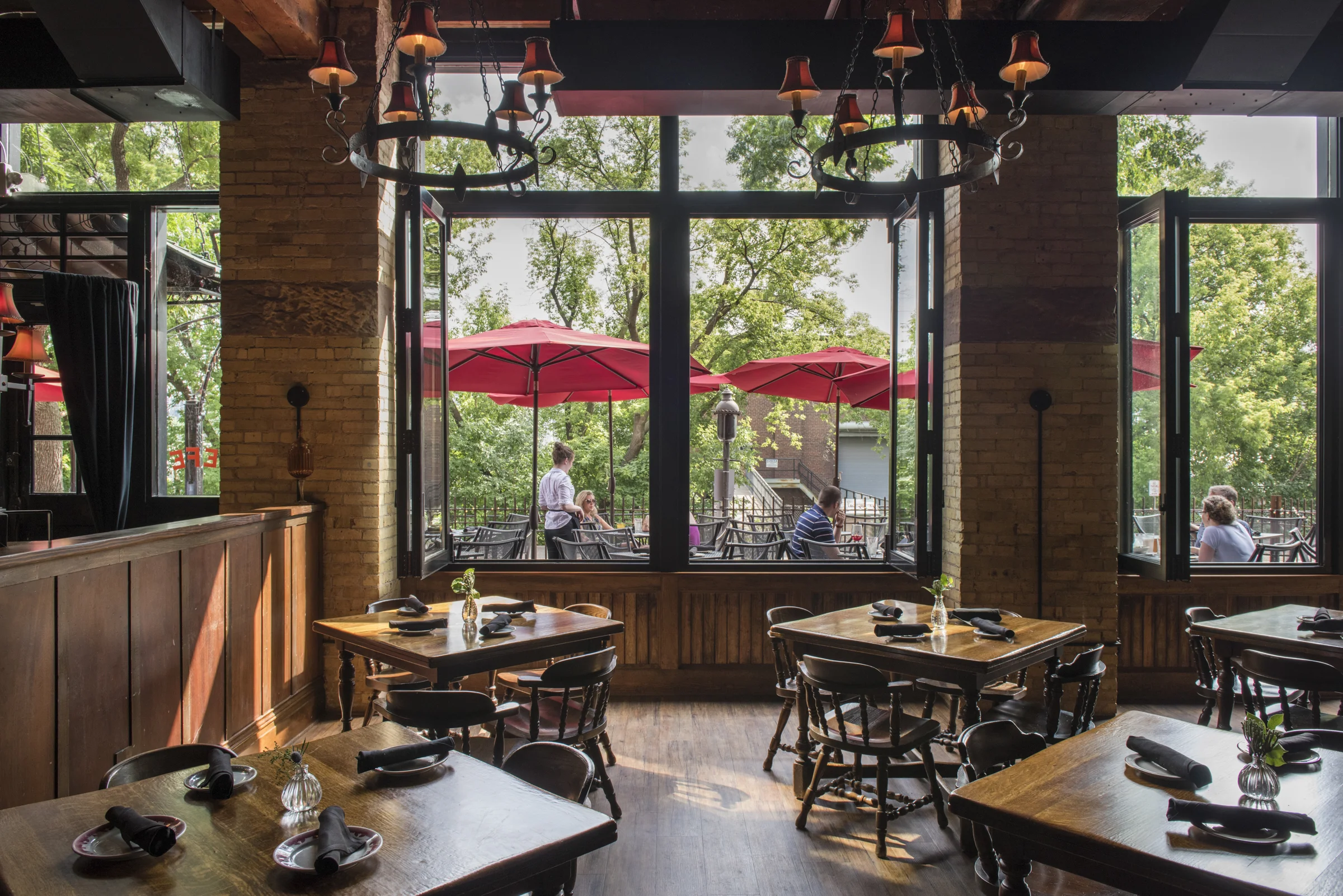 Jefe Resturant - Strand Design_Bifold Doors_Patio.jpg