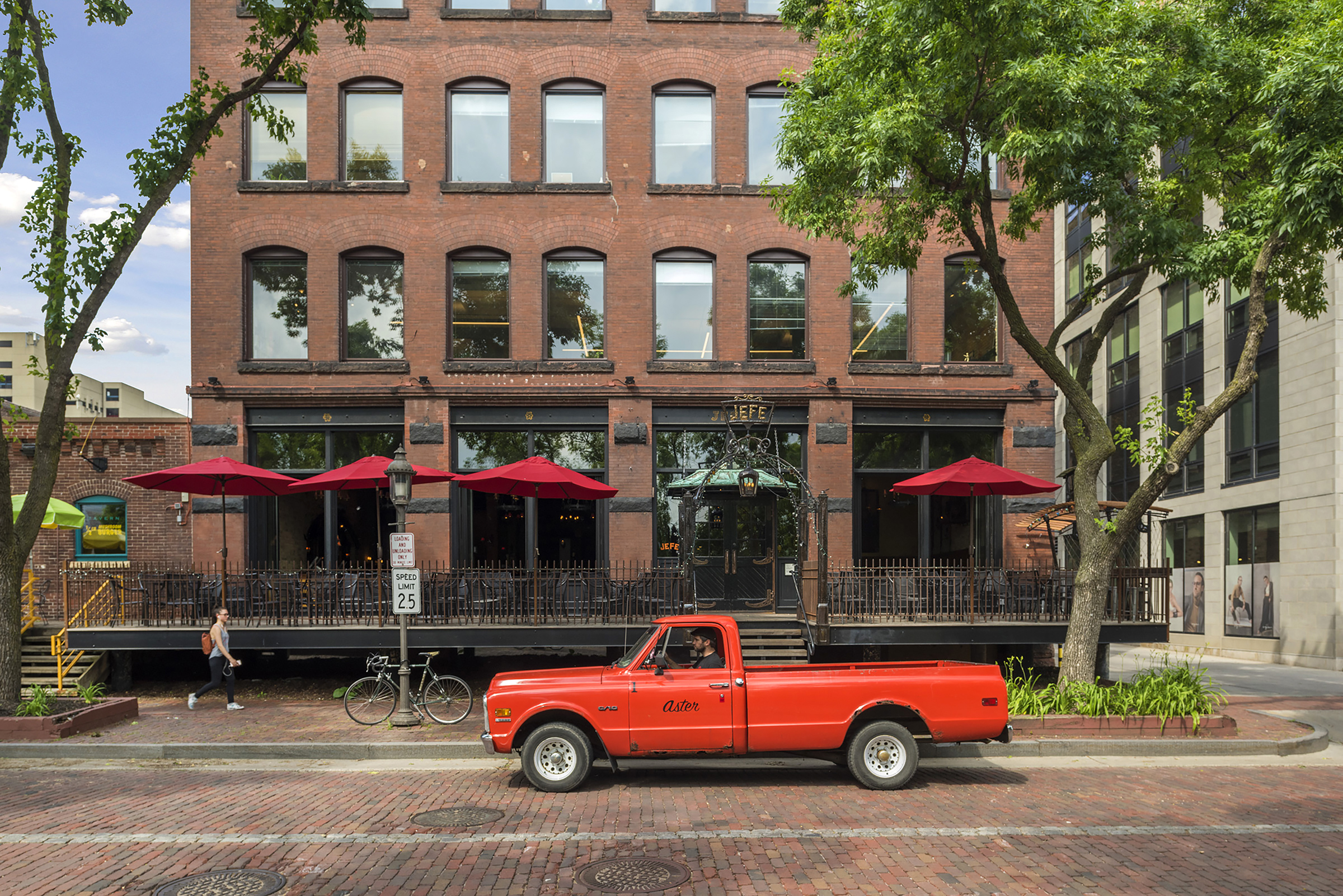 Jefe Resturant St Anthony Main III Strand Design.jpg