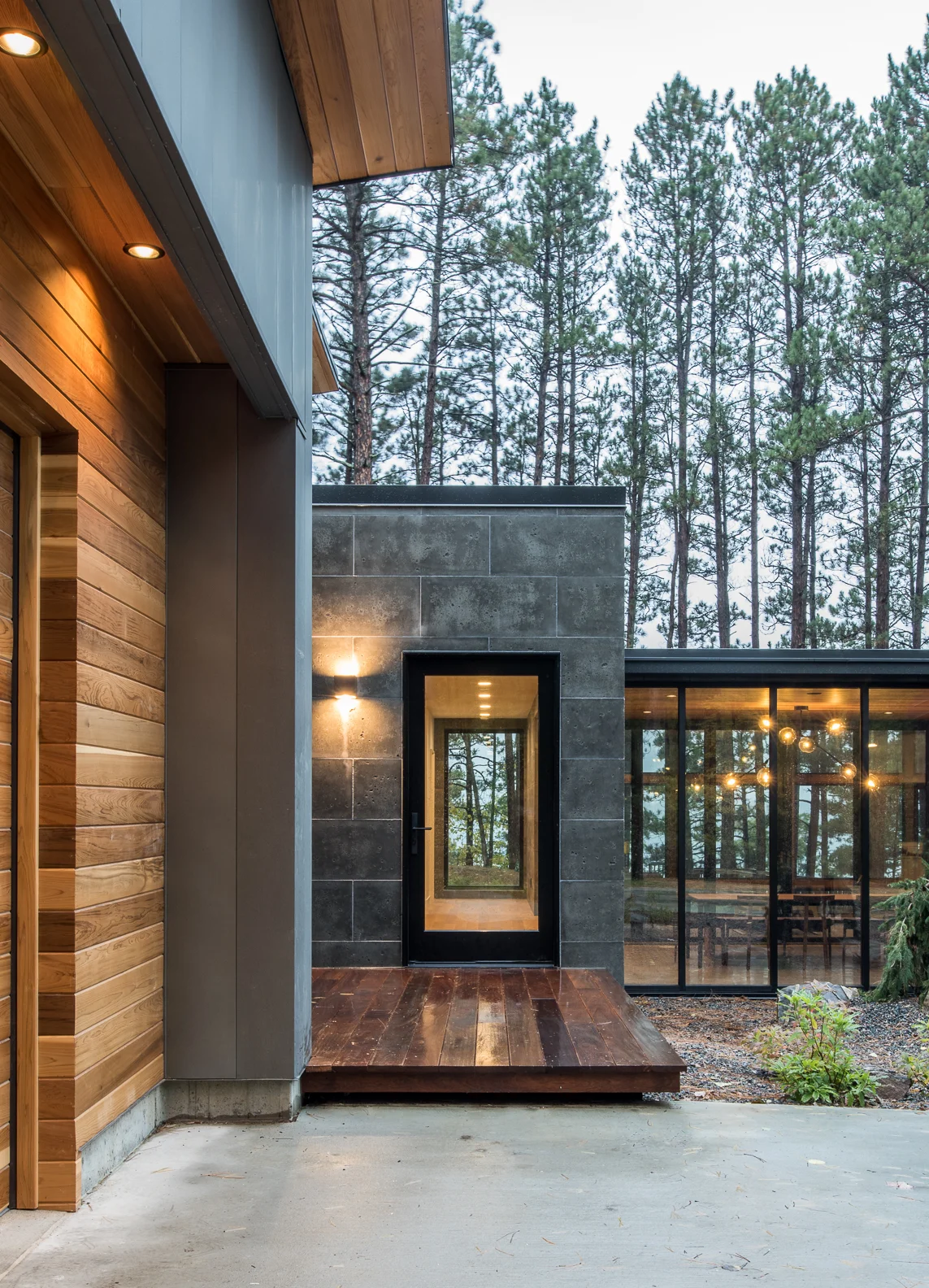 Strand Design_Northern Lake Home_3.jpg